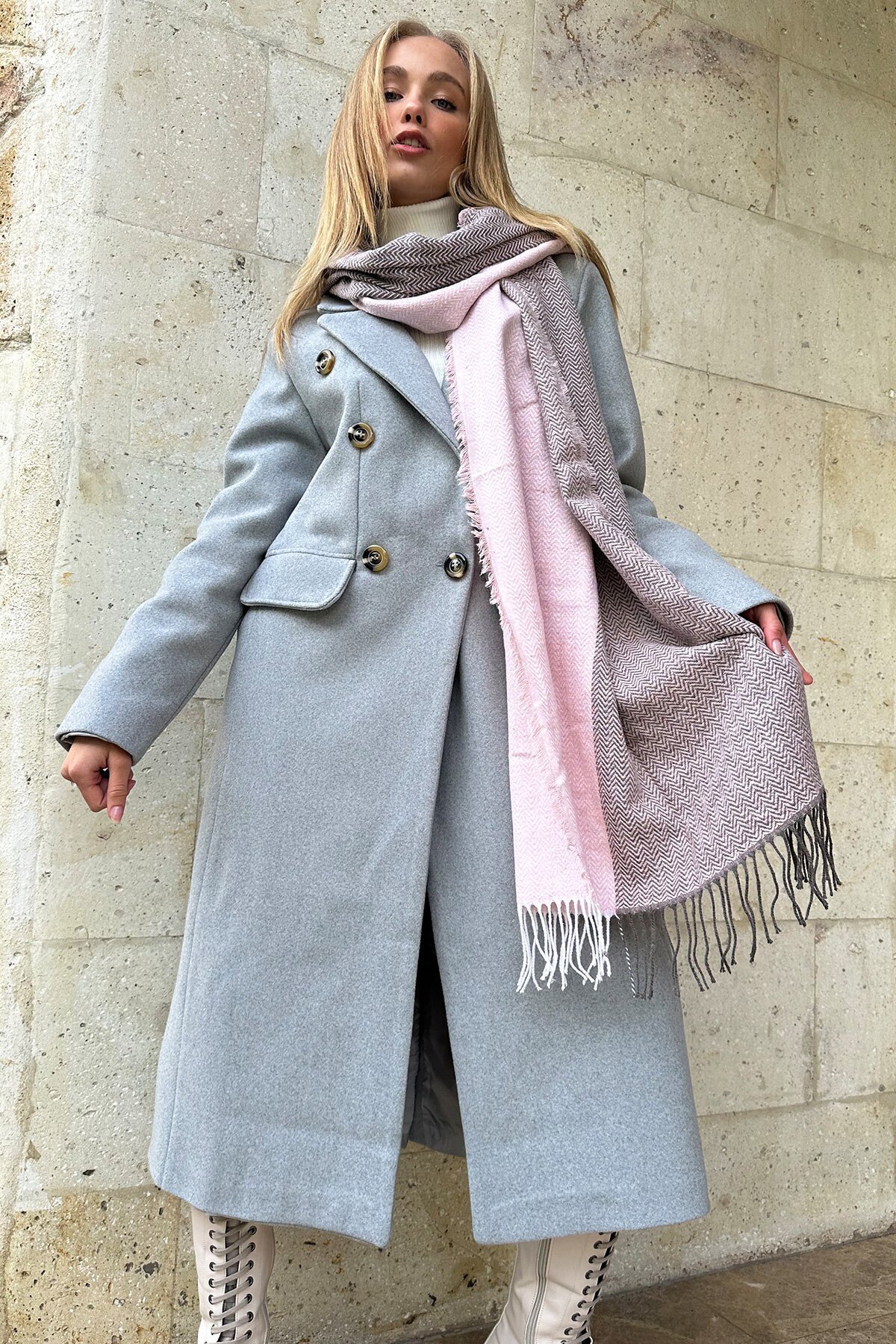 Pudra Püskül Detaylı Desenli Şal