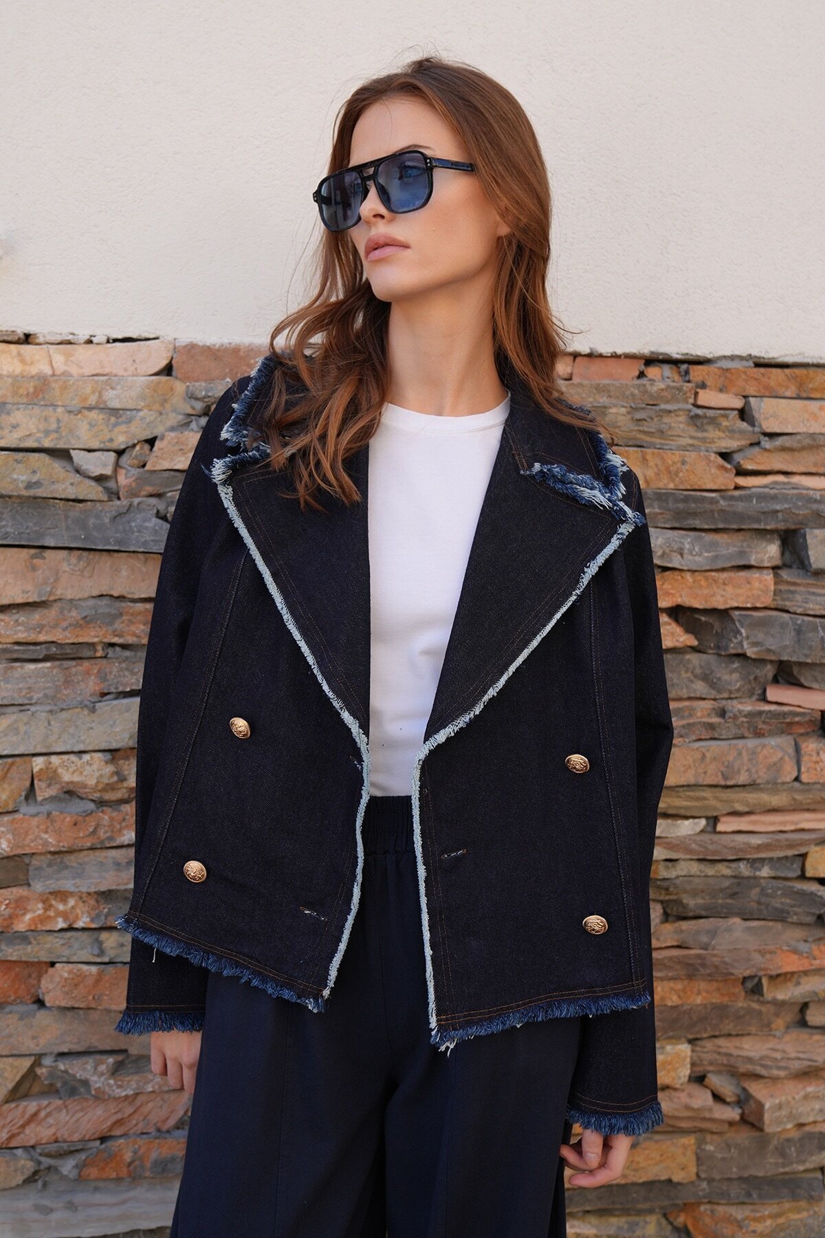 Püskül Detaylı Düğme Kapamalı Kruvaze Yaka Denim Ceket