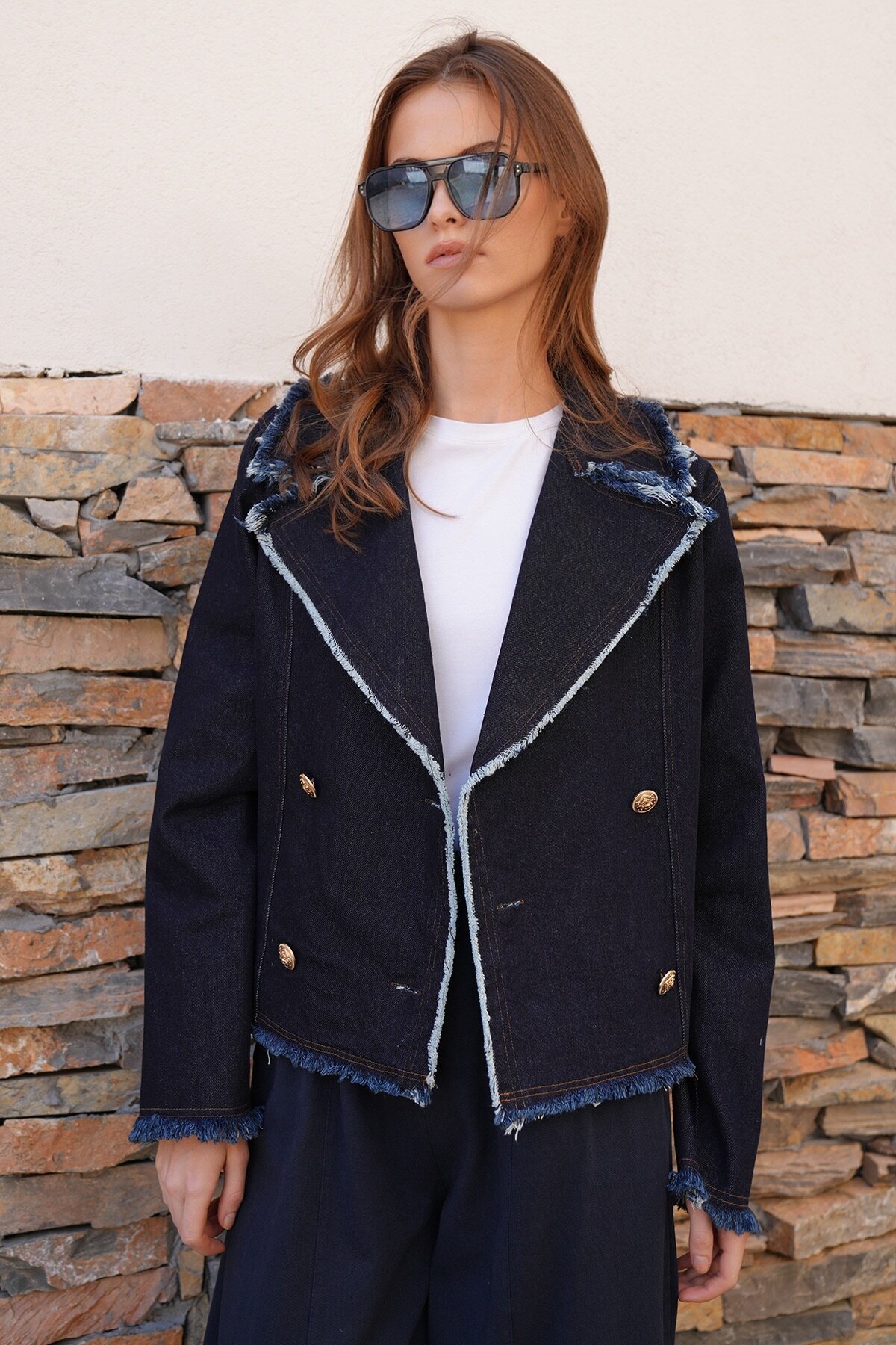 Püskül Detaylı Düğme Kapamalı Kruvaze Yaka Denim Ceket