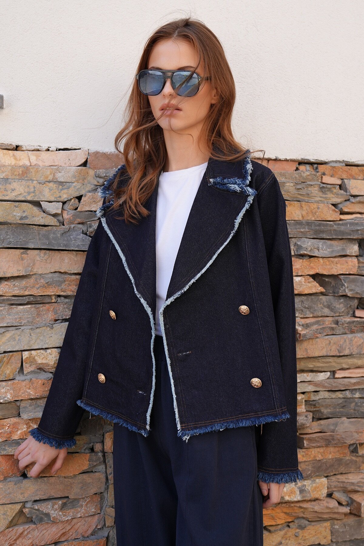 Püskül Detaylı Düğme Kapamalı Kruvaze Yaka Denim Ceket