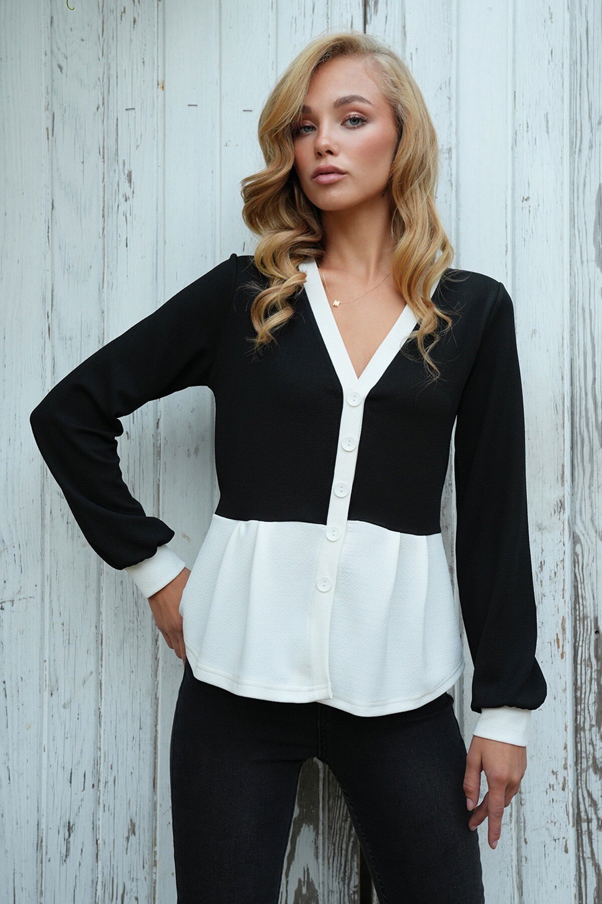 Renk Bloklu Düğmeli Krep Örme Bluz