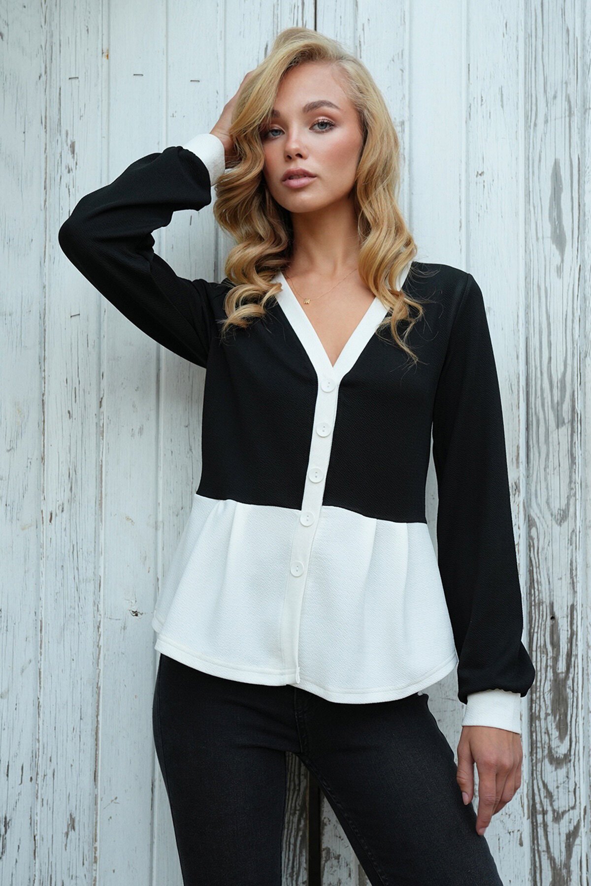 Renk Bloklu Düğmeli Krep Örme Bluz