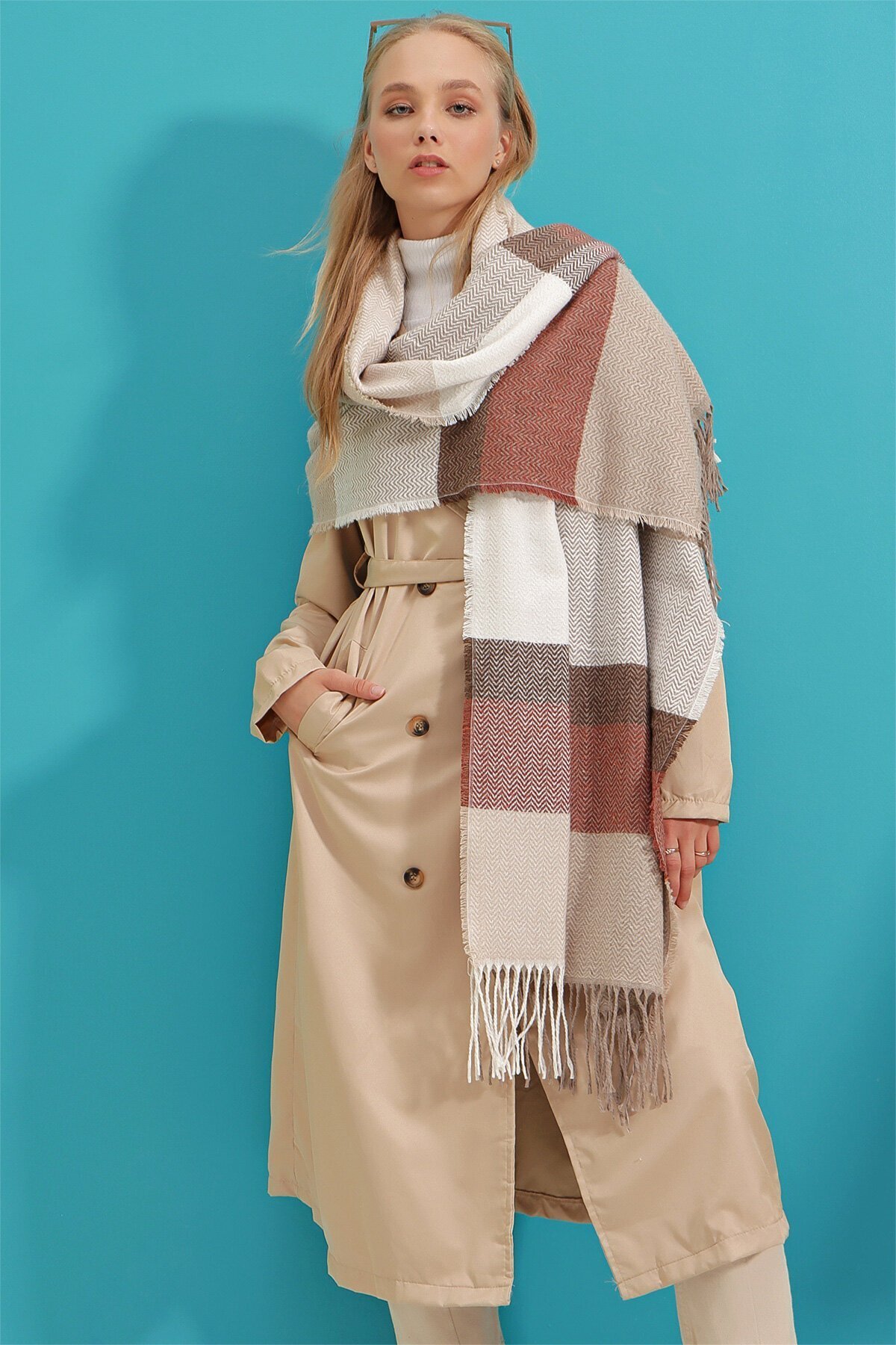 Bej Renk Bloklu Şal