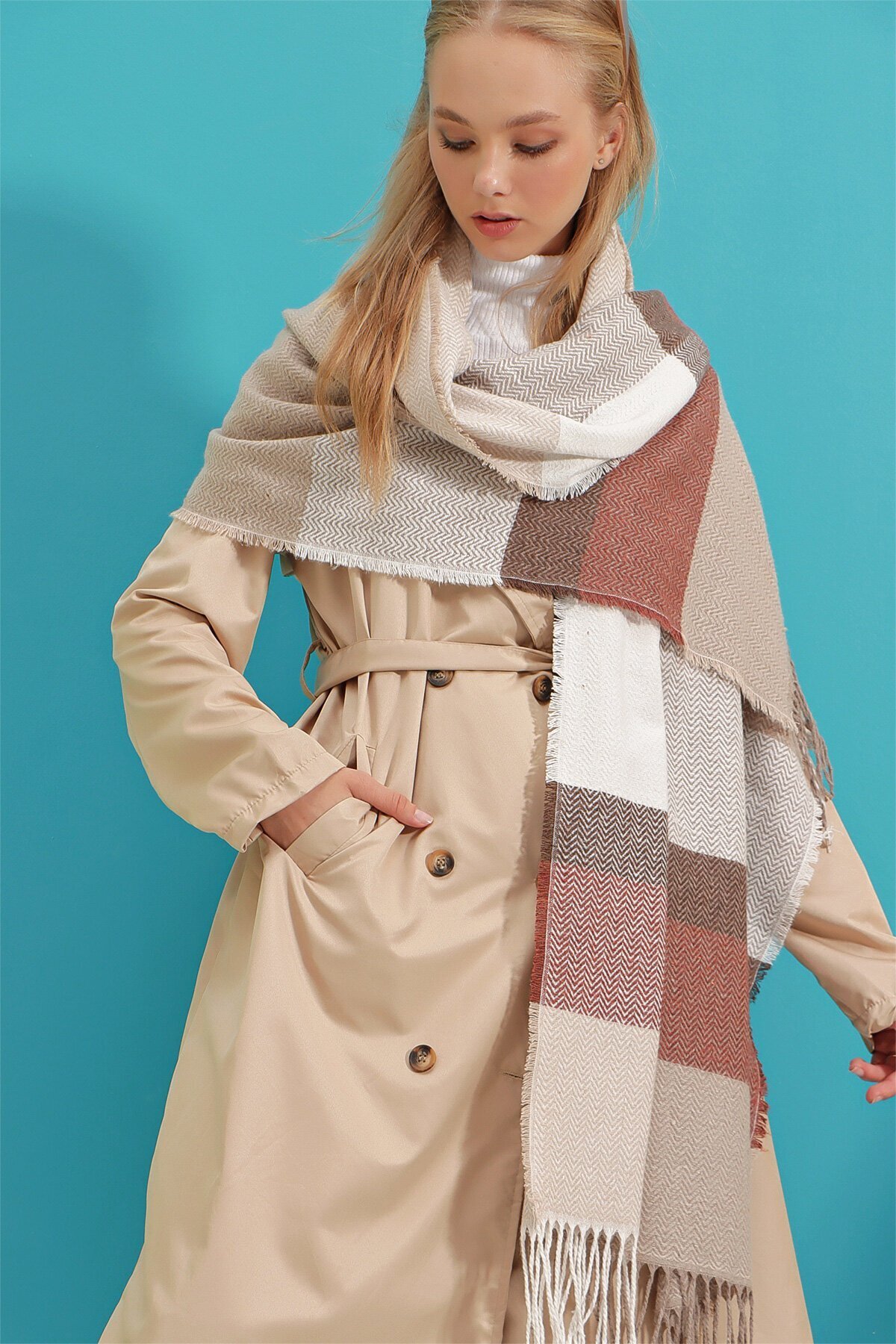 Bej Renk Bloklu Şal