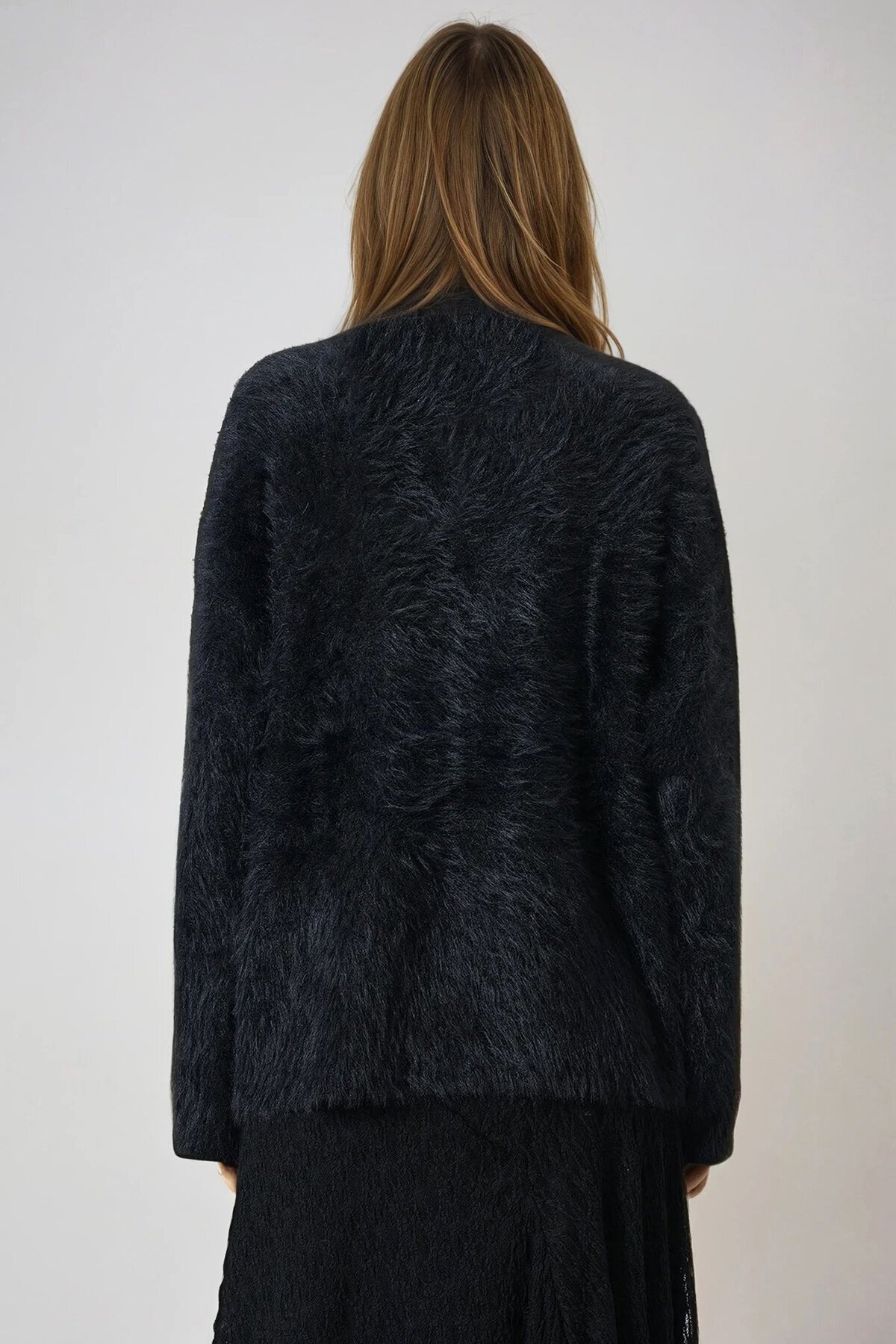 Siyah Bisiklet Yaka Püsküllü Kazak