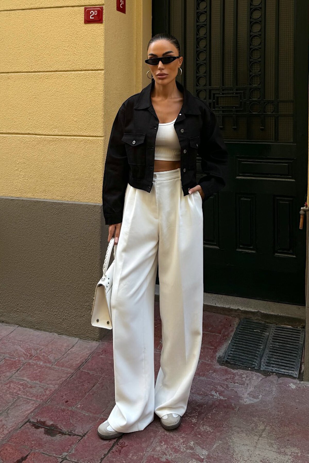 Siyah Çif Cepli Düğme Kapamalı Crop Denim Ceket