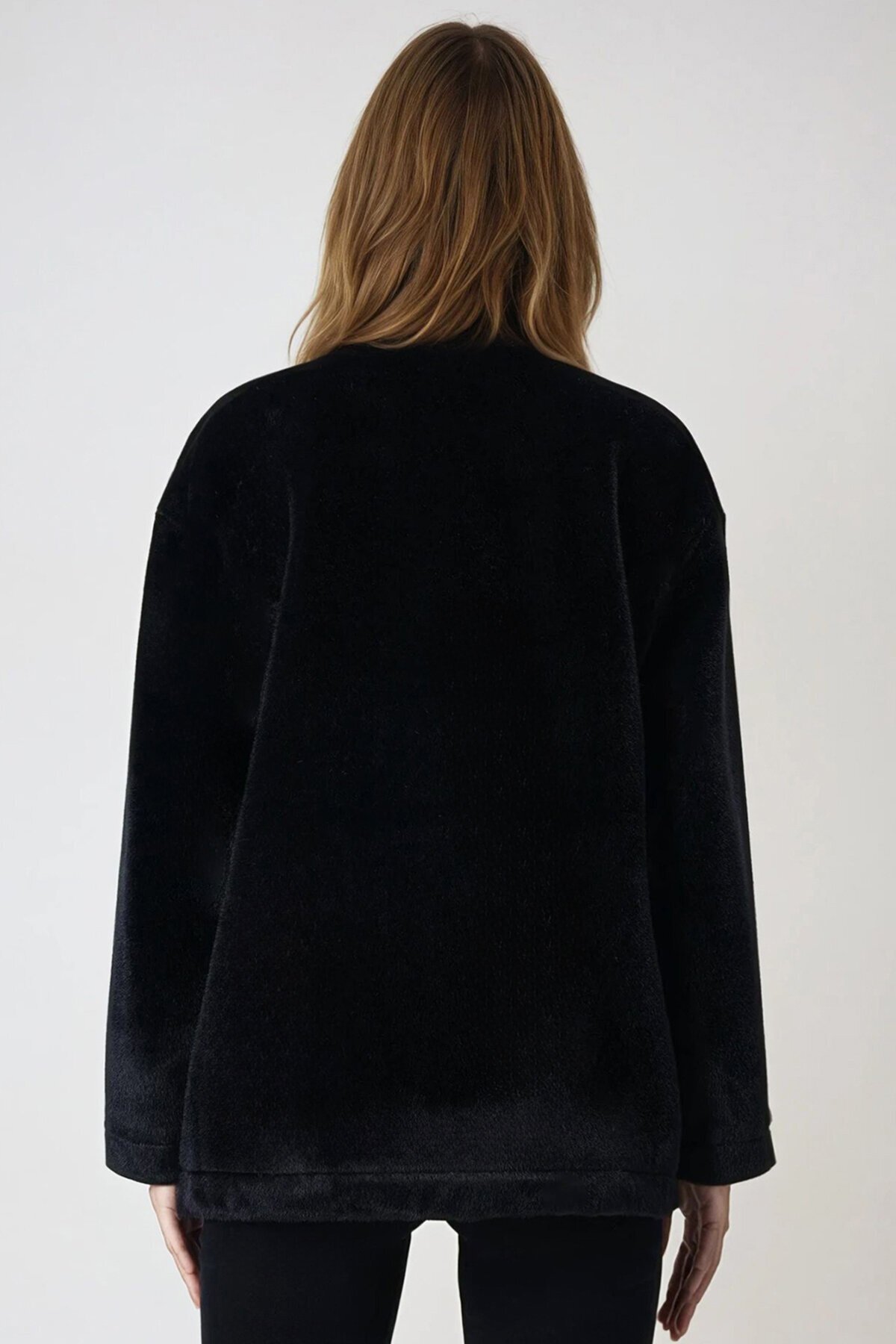 Siyah Çıtçıt Kapamalı Astarlı Püsküllü Ceket