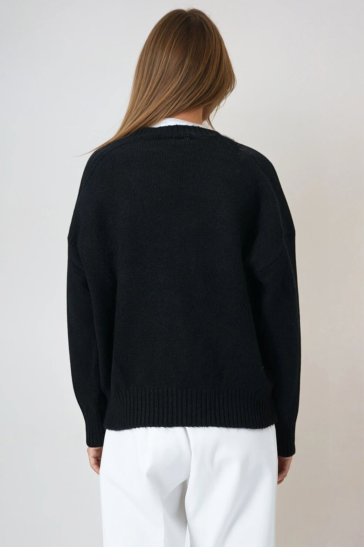 Düşük Omuz V Yaka Triko Kazak