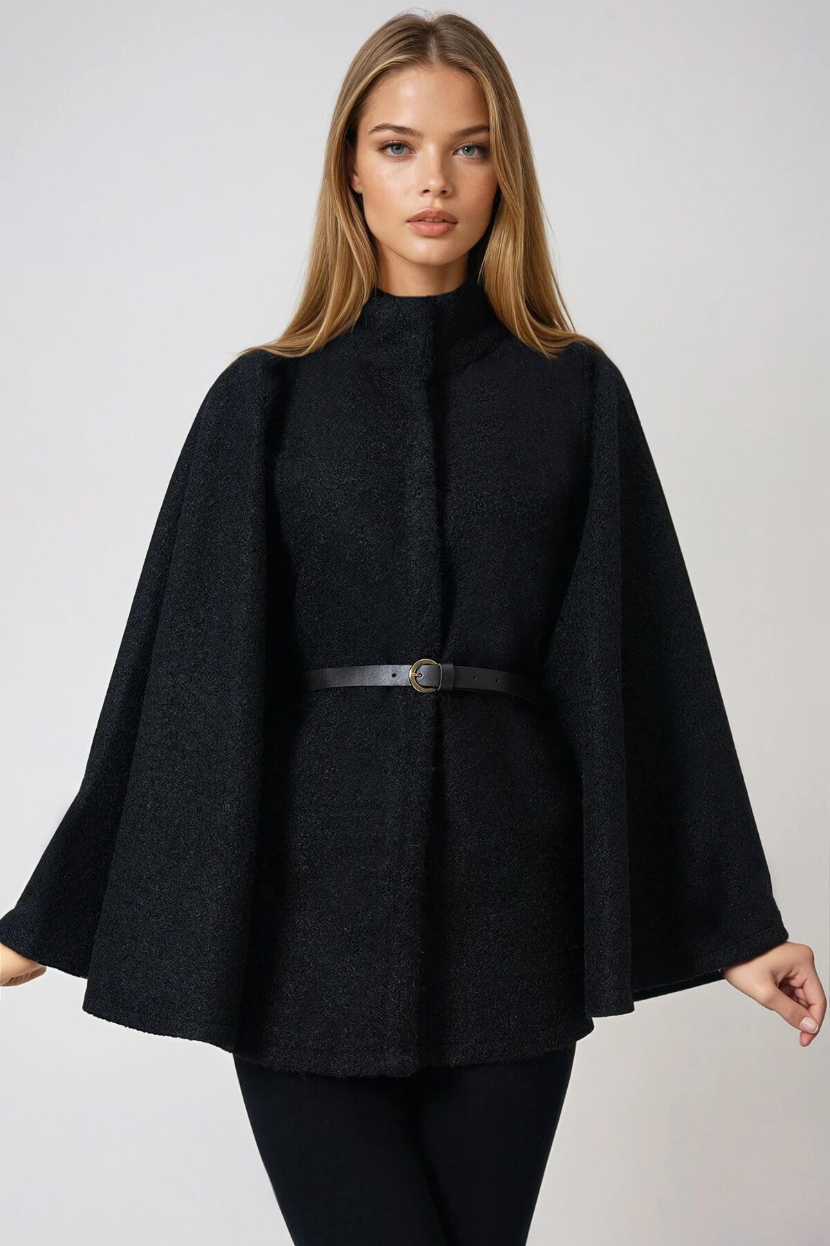 Siyah Kemerli Gizli Düğmeli Premium Pelerin