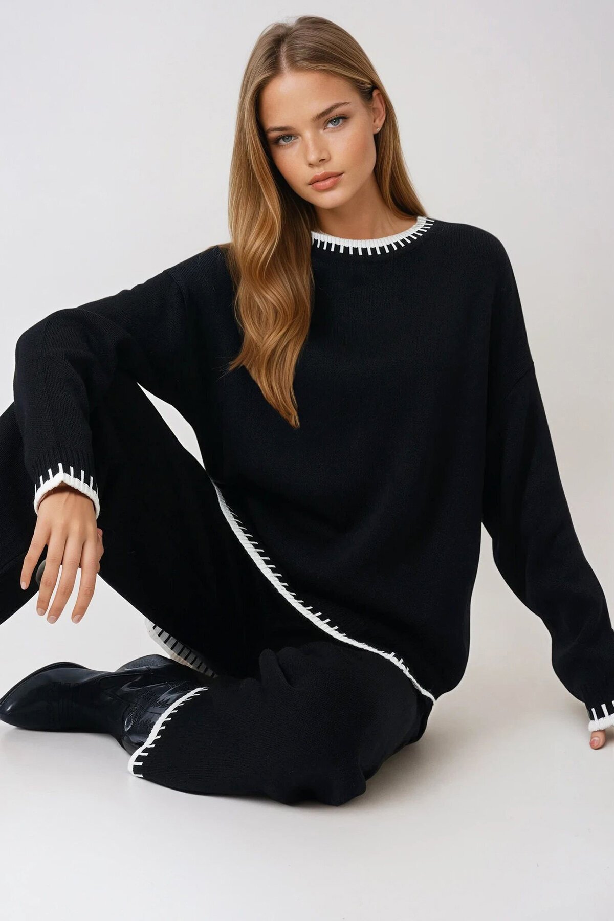 Siyah Kontrast Biyeli Triko Kazak Ve Pantolon Takım