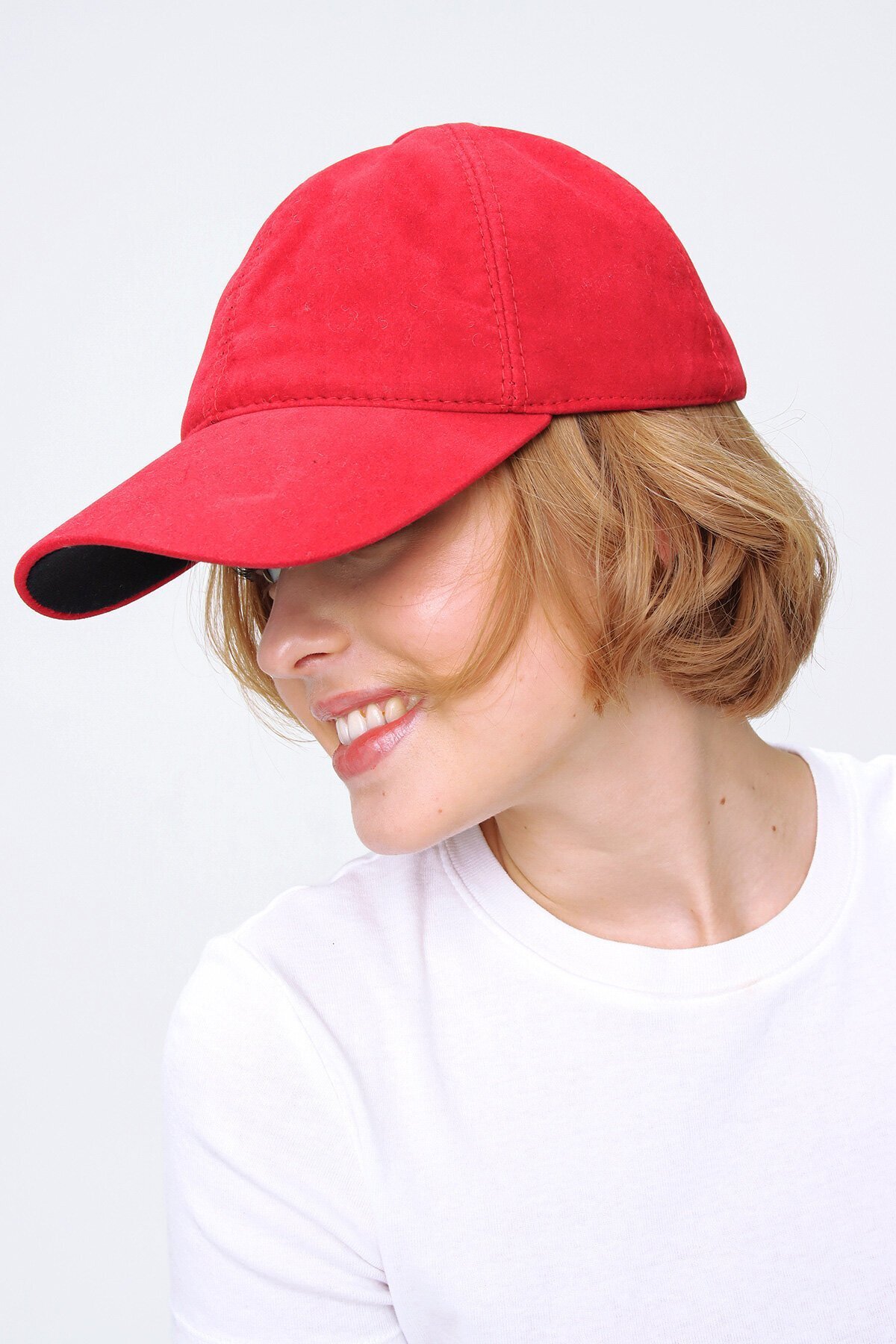 Kırmızı Süet Kep