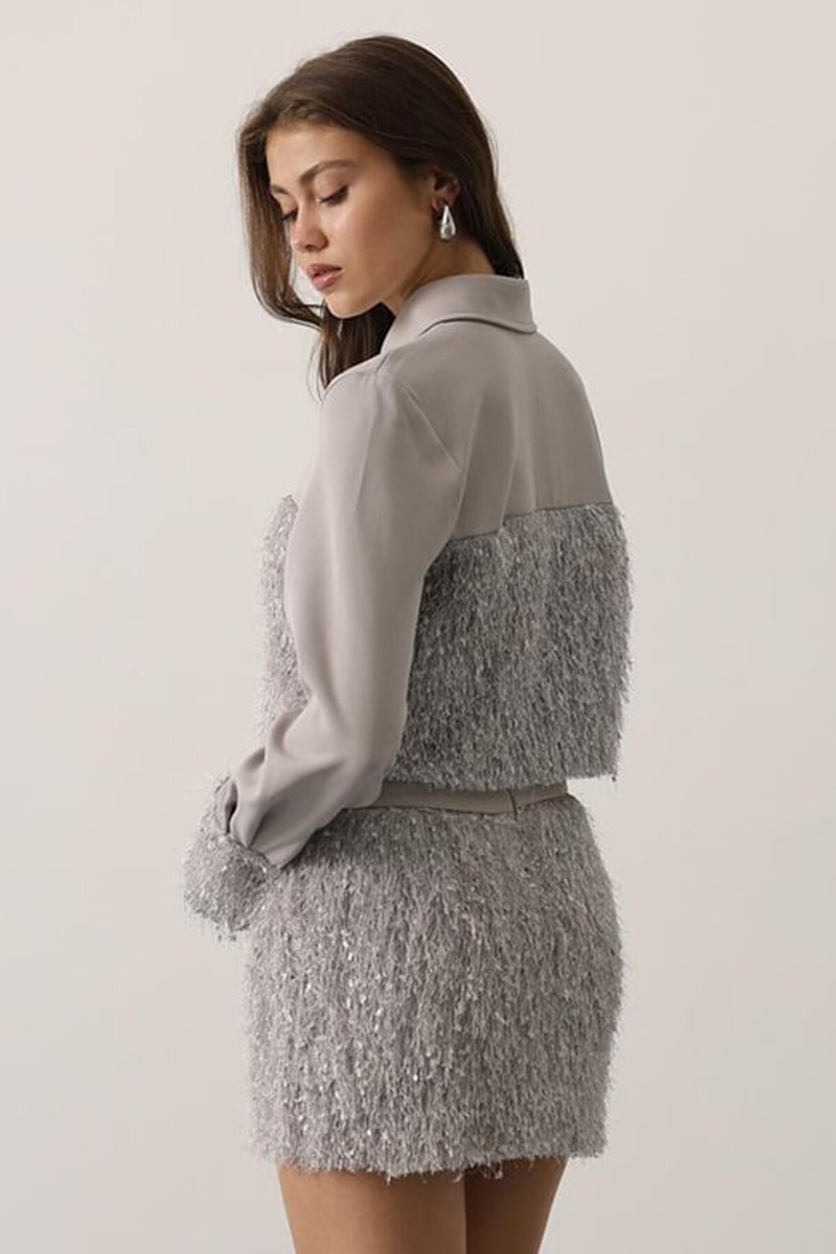 Tüylü Gömlek Detaylı Bluz Ve Mini Etek Takım