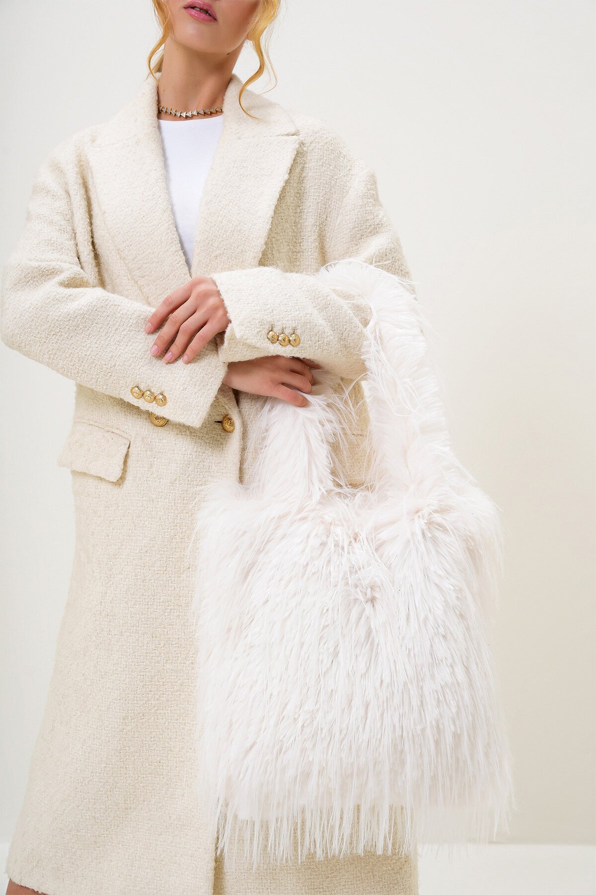 Ekru Tüylü Suni Kürk Büyük Boy Kol Çantası