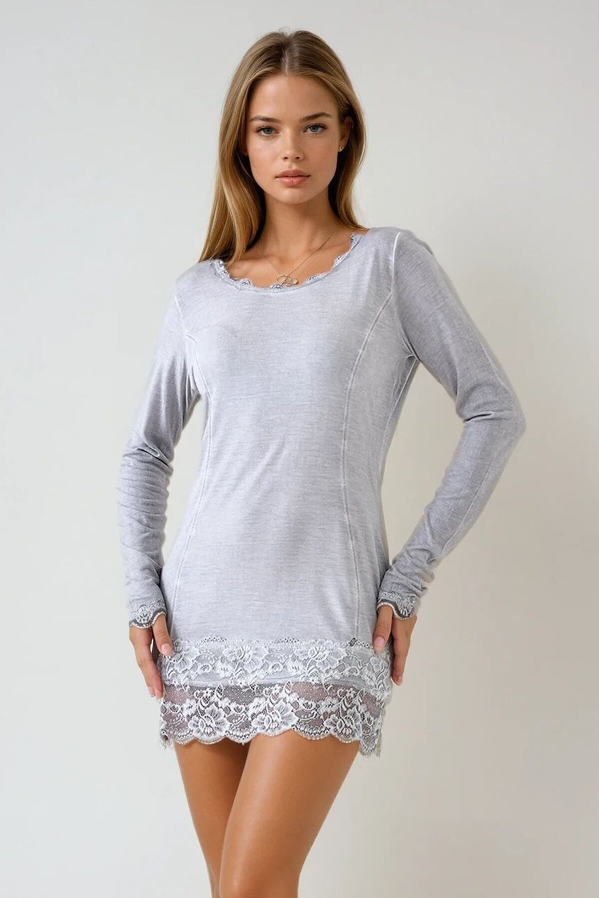 Gri U Yaka Dantel Detaylı Uzun Kollu Mini Elbise