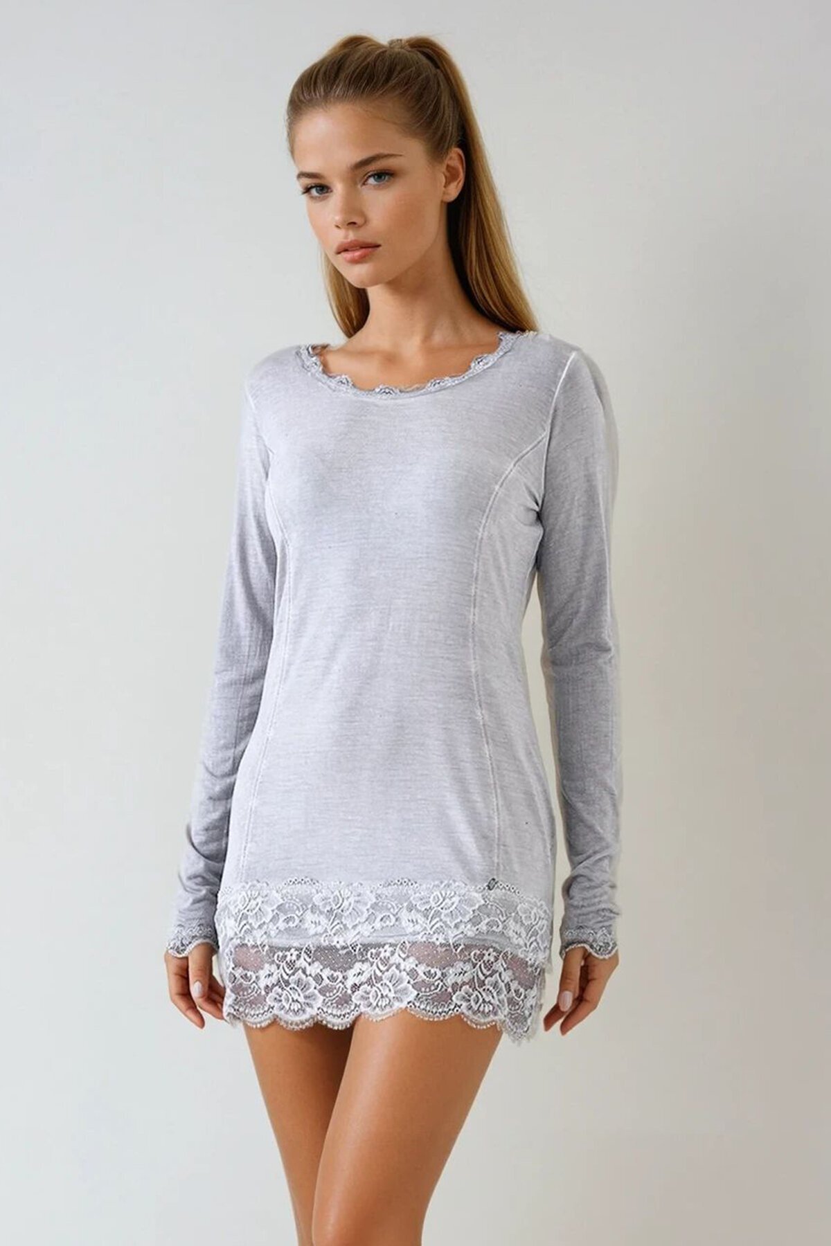 Gri U Yaka Dantel Detaylı Uzun Kollu Mini Elbise
