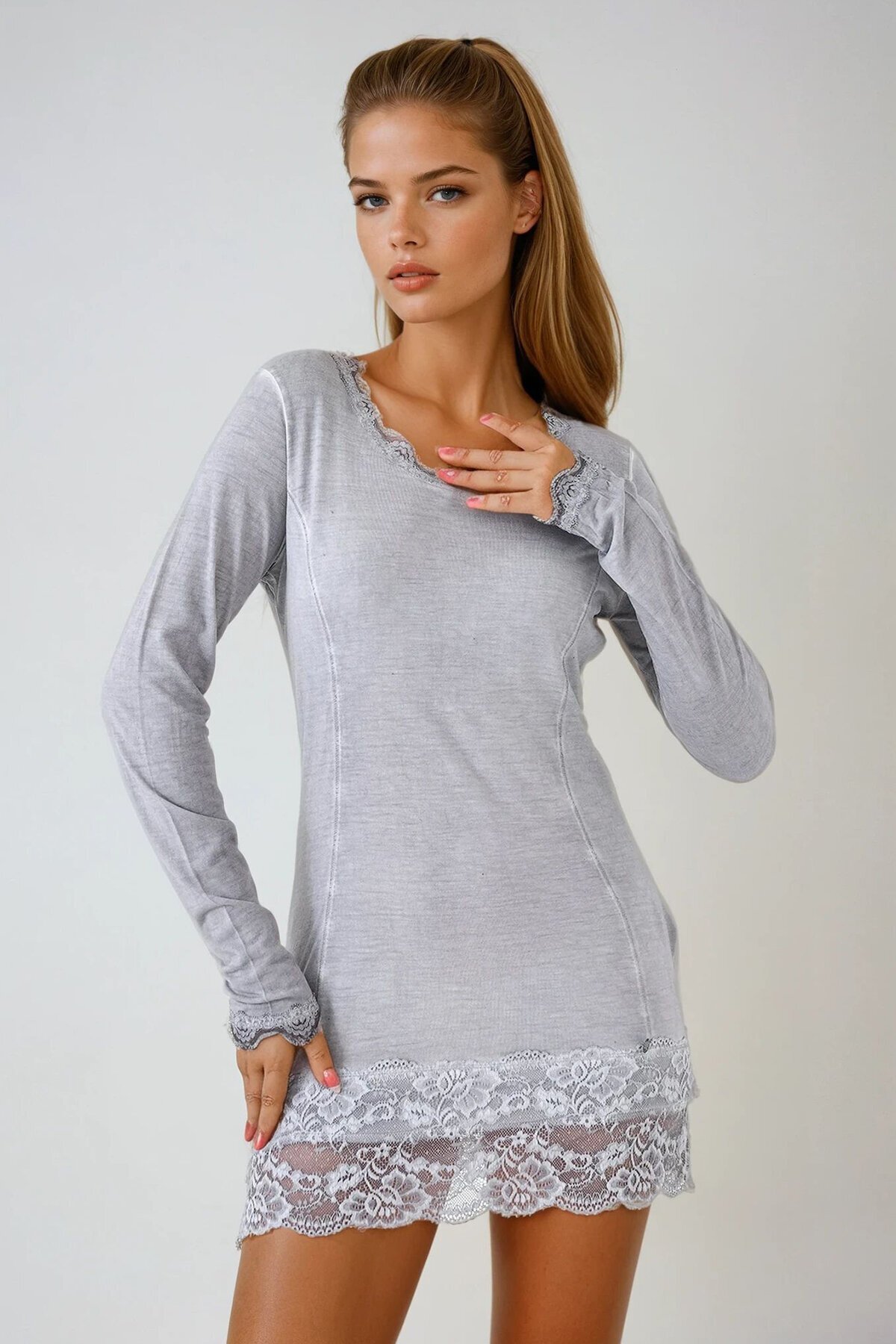 Gri U Yaka Dantel Detaylı Uzun Kollu Mini Elbise