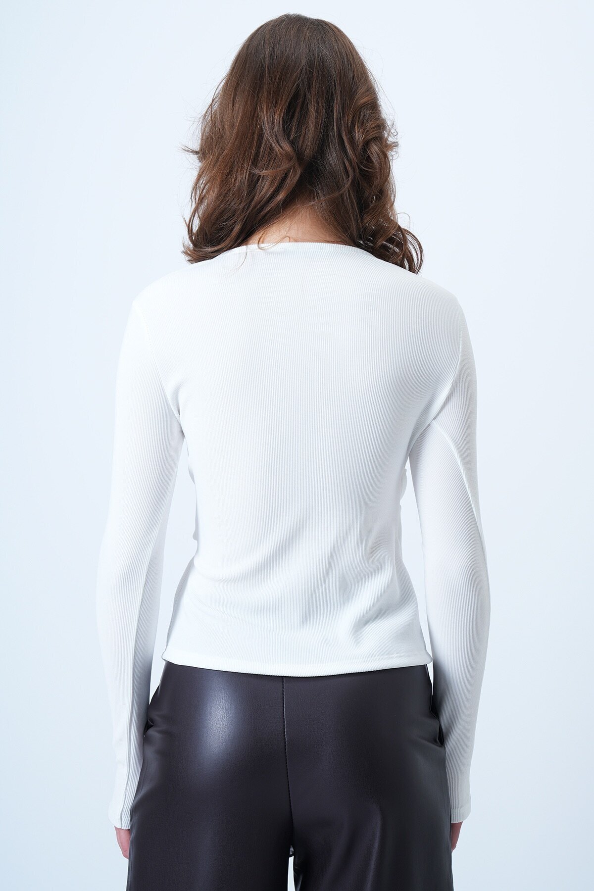 V Yaka Gold Aksesuarlı Ottaban Bluz