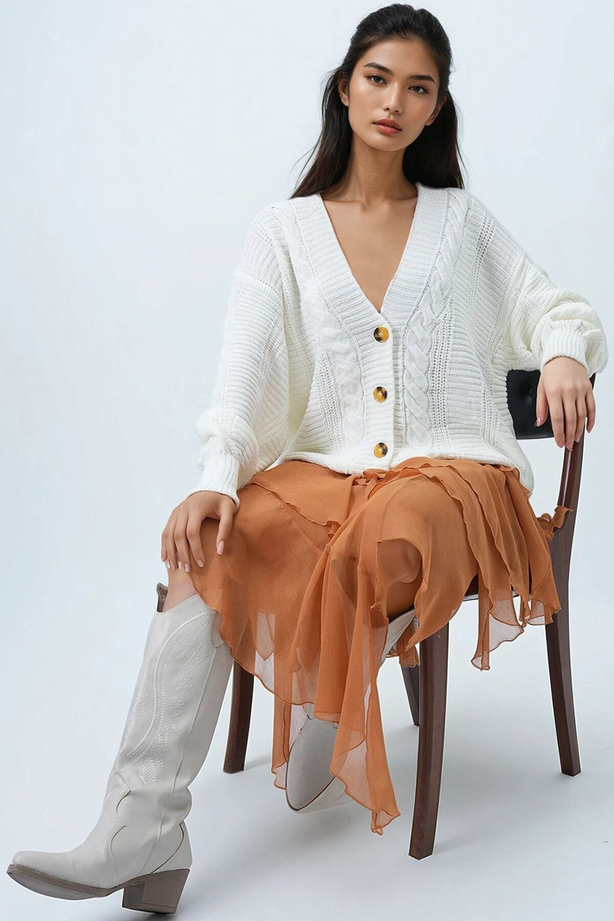 V Yaka Saç Örgü Desenli Balon Kol Triko Hırka