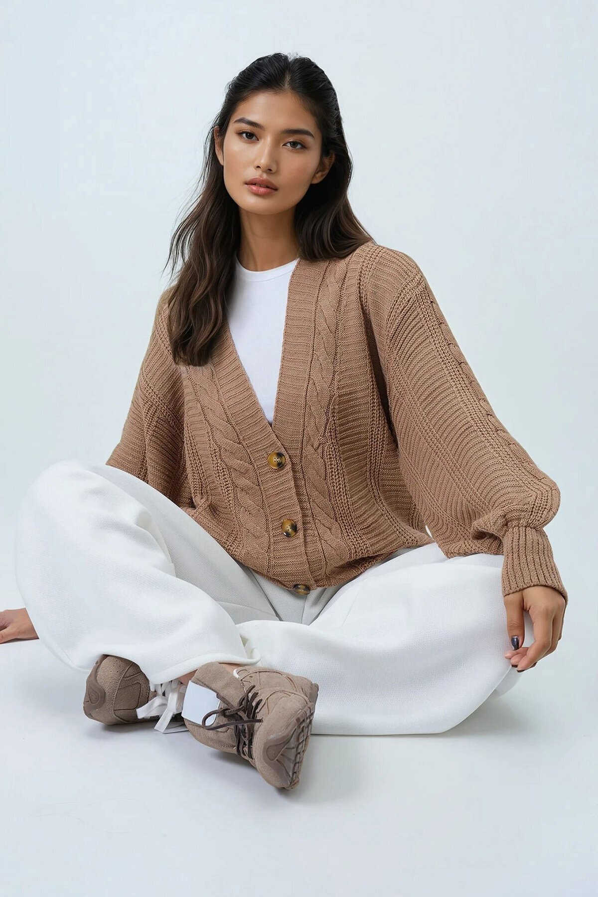 V Yaka Saç Örgü Desenli Balon Kol Triko Hırka