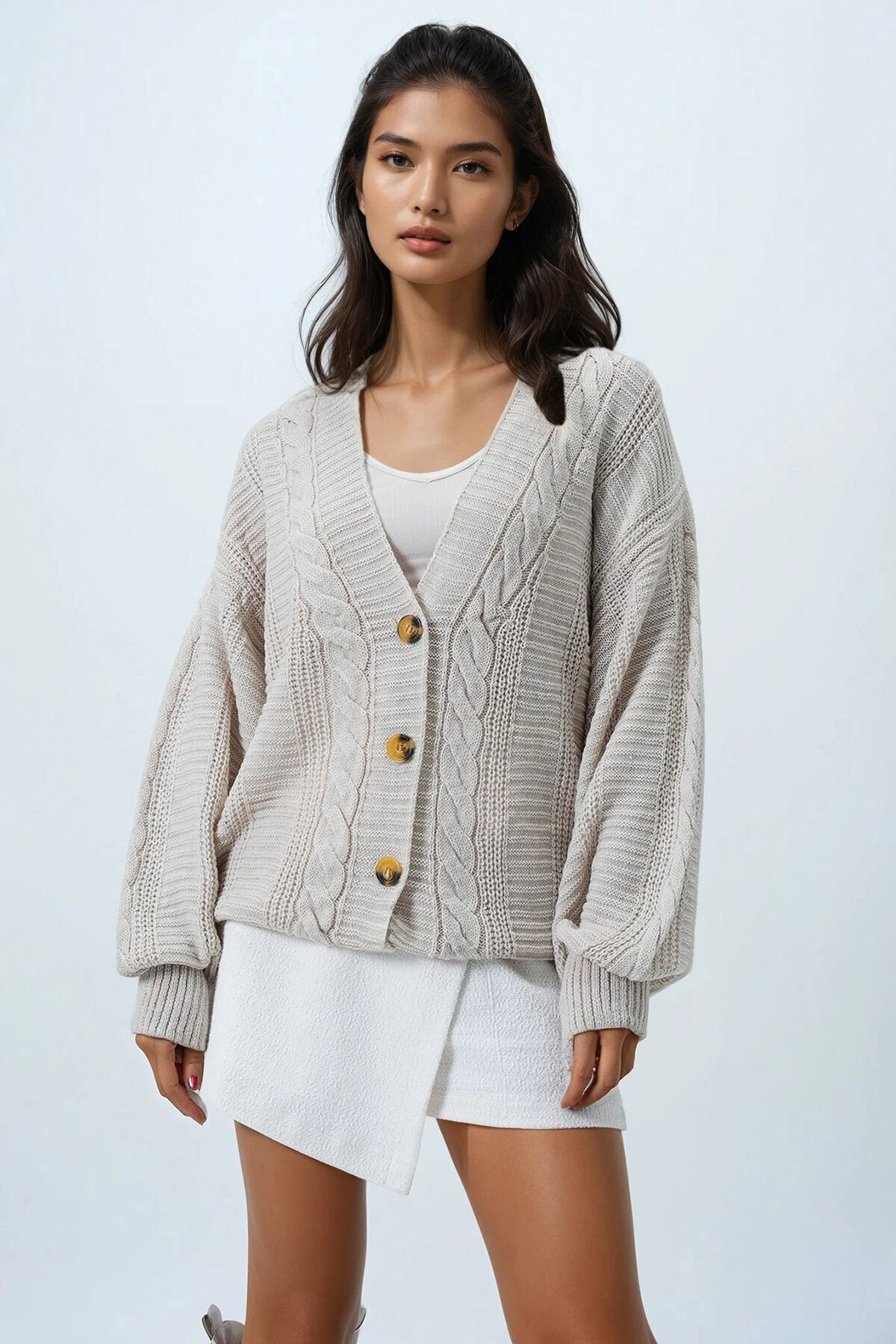 V Yaka Saç Örgü Desenli Balon Kol Triko Hırka