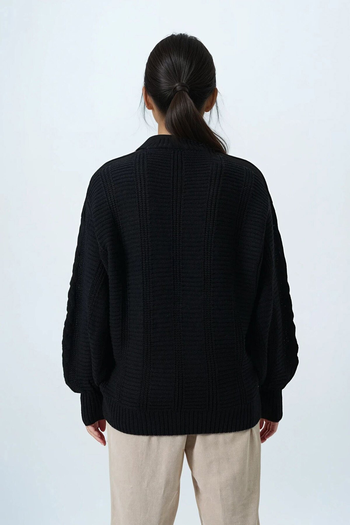 V Yaka Saç Örgü Desenli Balon Kol Triko Hırka