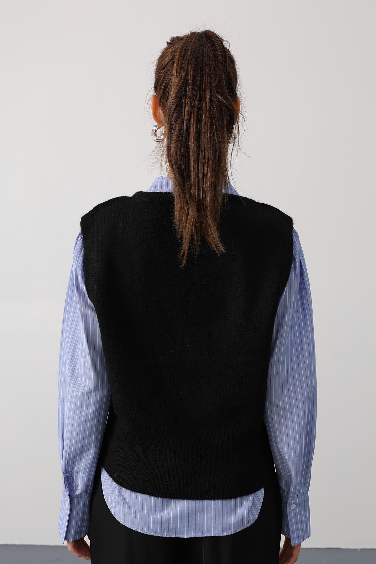 V Yaka Triko Süveter Ve Çizgili Gömlek Takım