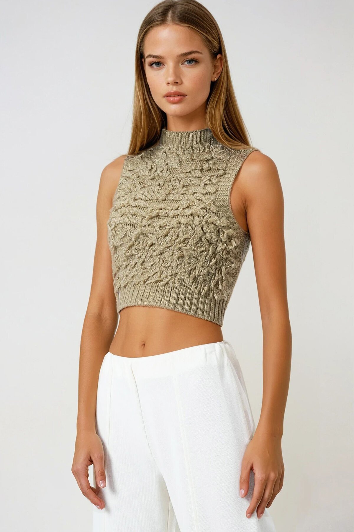 Yarım Balıkçı Yaka Püskül Detaylı Crop Kazak