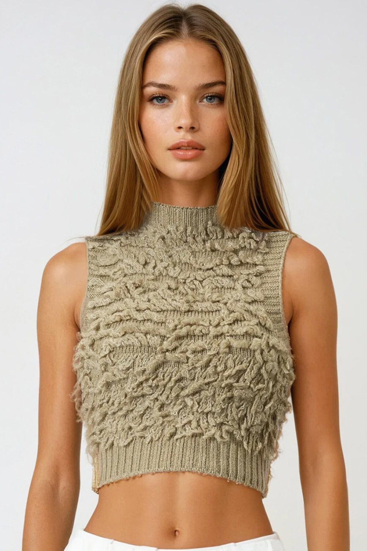 Yarım Balıkçı Yaka Püskül Detaylı Crop Kazak