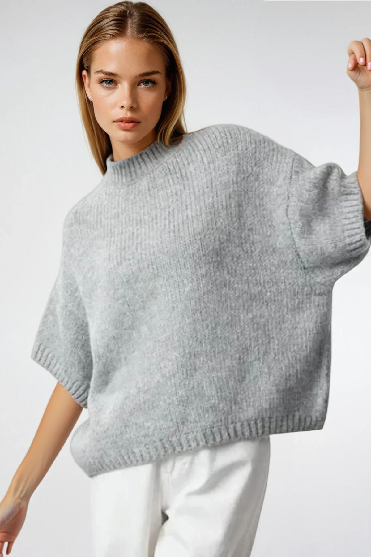 Gri Yarım Kollu Yarım Balıkçı Yaka Oversize Yumuşak Dokulu Triko Kazak