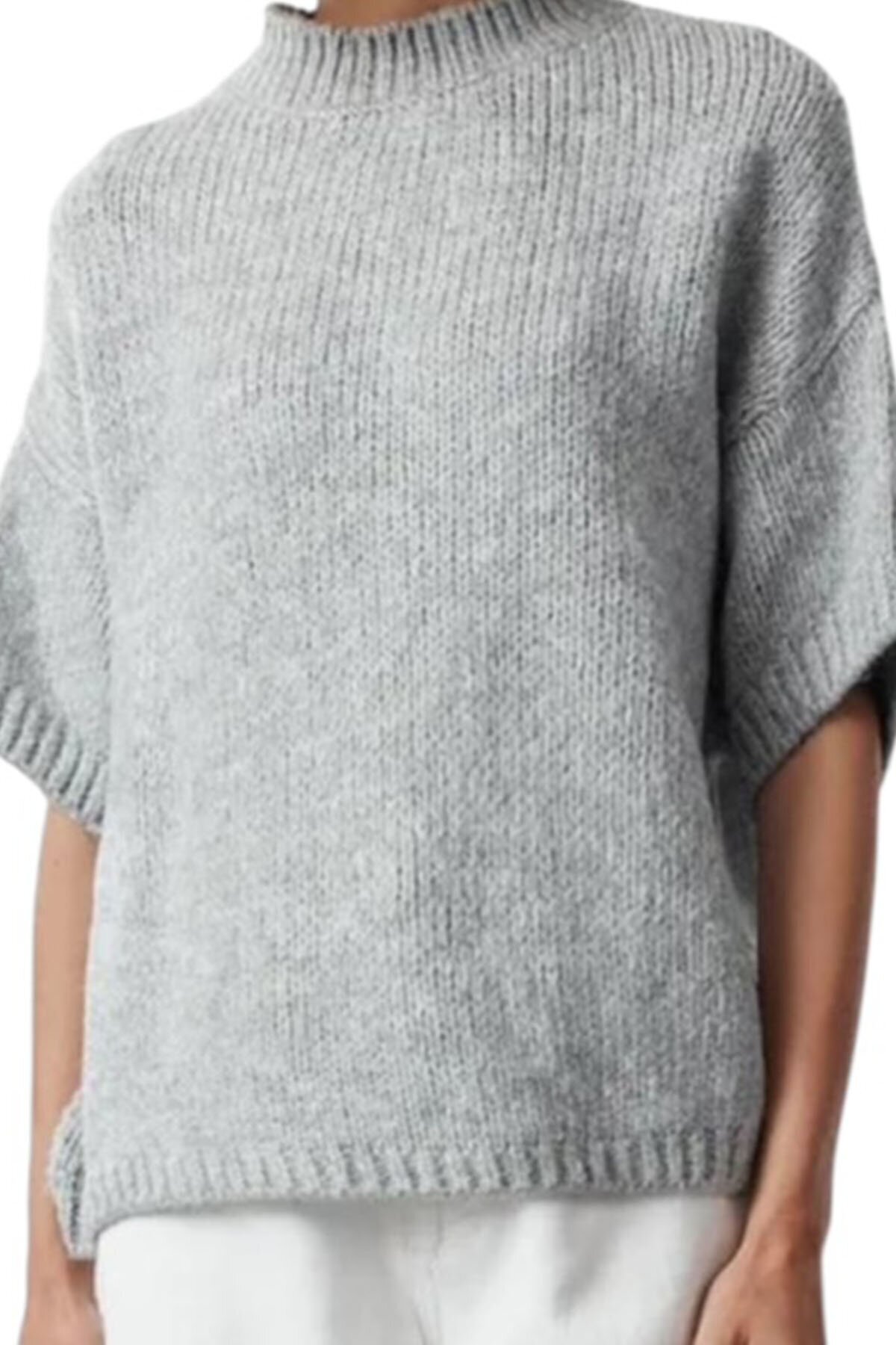 Gri Yarım Kollu Yarım Balıkçı Yaka Oversize Yumuşak Dokulu Triko Kazak