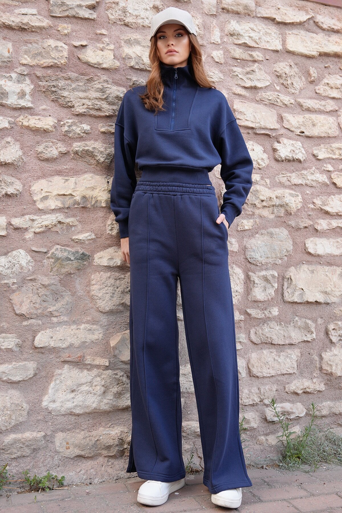 Yarım Fermuarlı Dik Yaka Bluz Ve 3 Cepli Önü Çımalı Palazzo Pantolon Takım