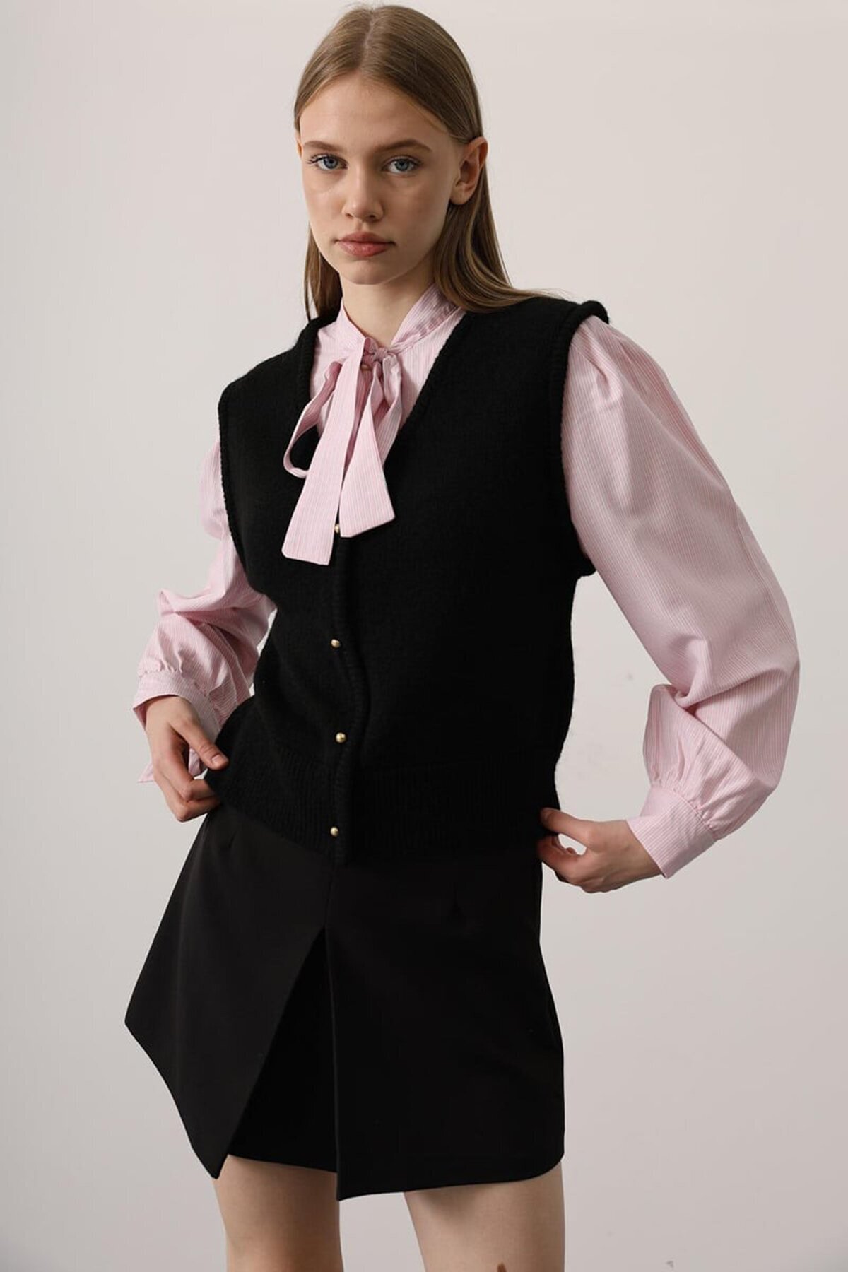 Yelek Detaylı Çizgili Bağlamalı Gömlek