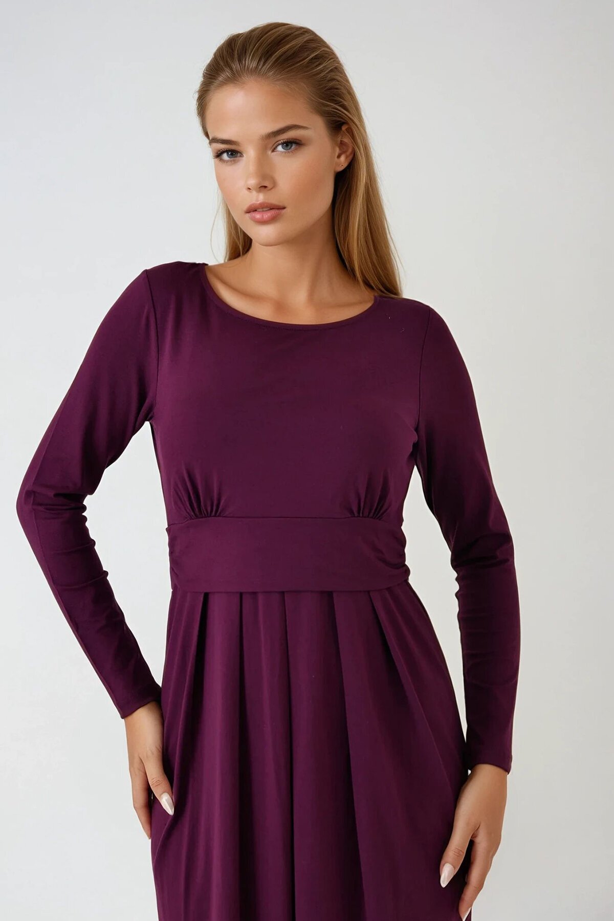 Bordo Yuvarlak Yaka Çeyrek Kol Beli Büzgülü Pileli  Elbise