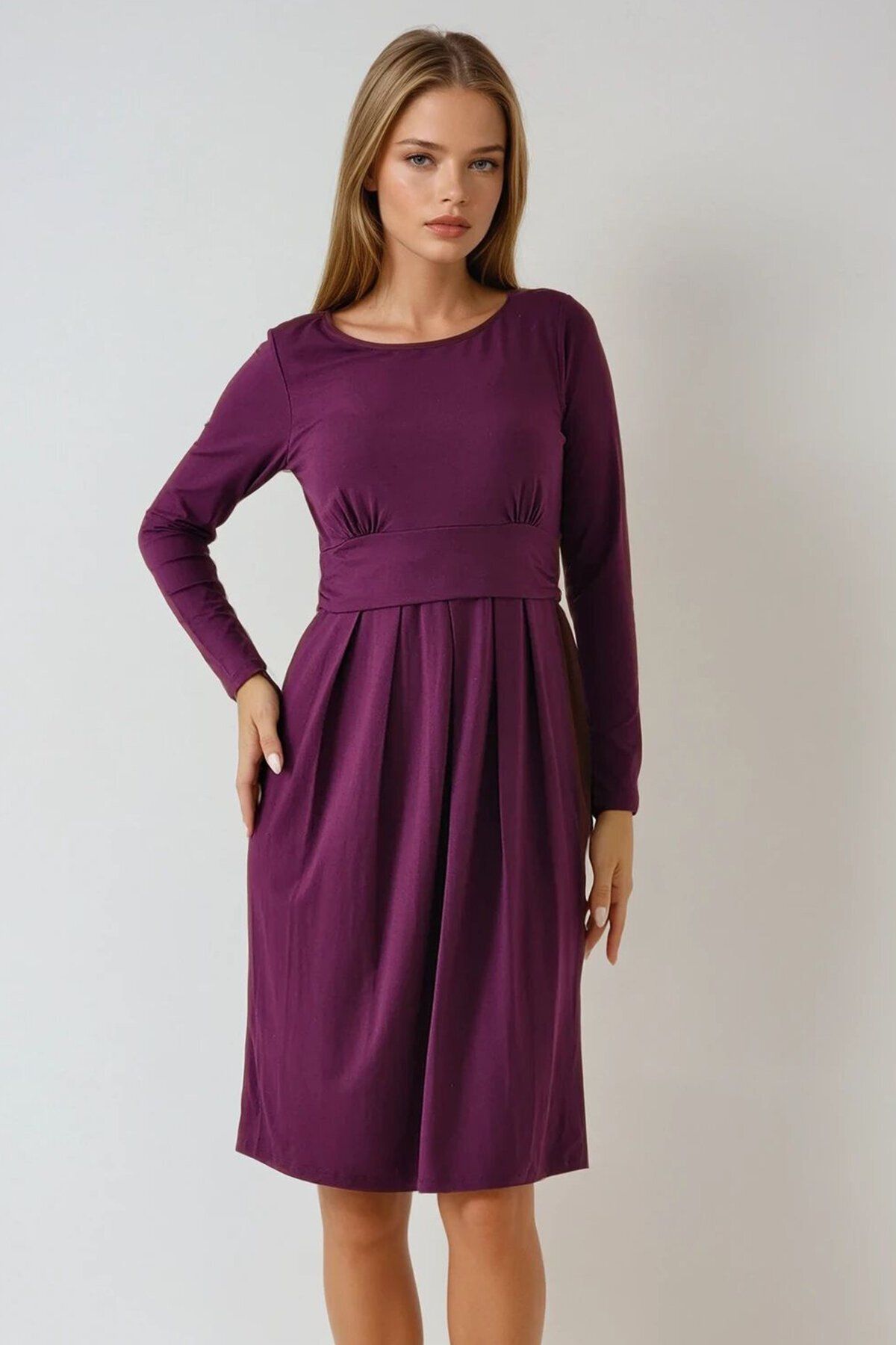 Bordo Yuvarlak Yaka Çeyrek Kol Beli Büzgülü Pileli  Elbise