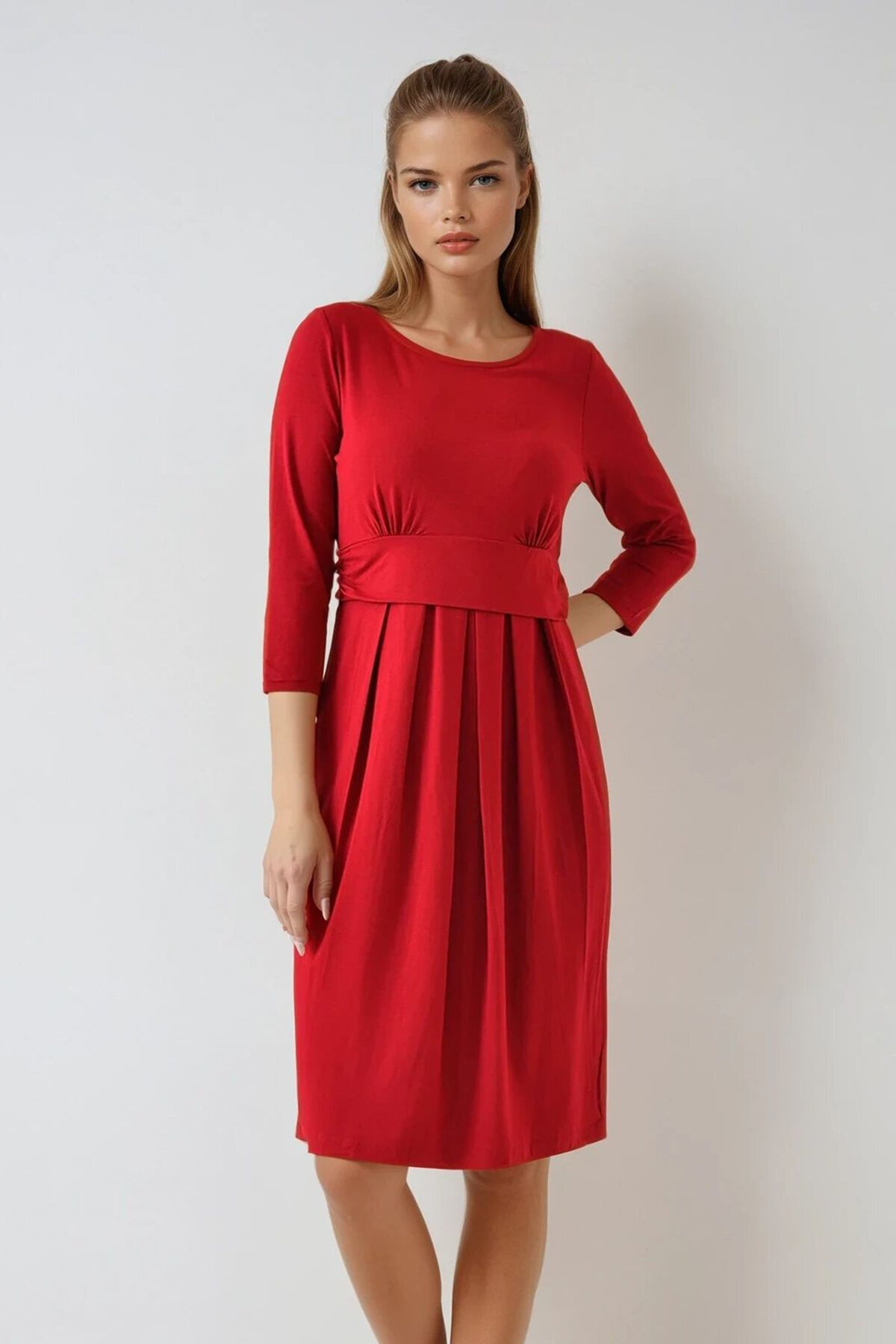 Kırmızı Yuvarlak Yaka Çeyrek Kol Beli Büzgülü Pileli  Elbise