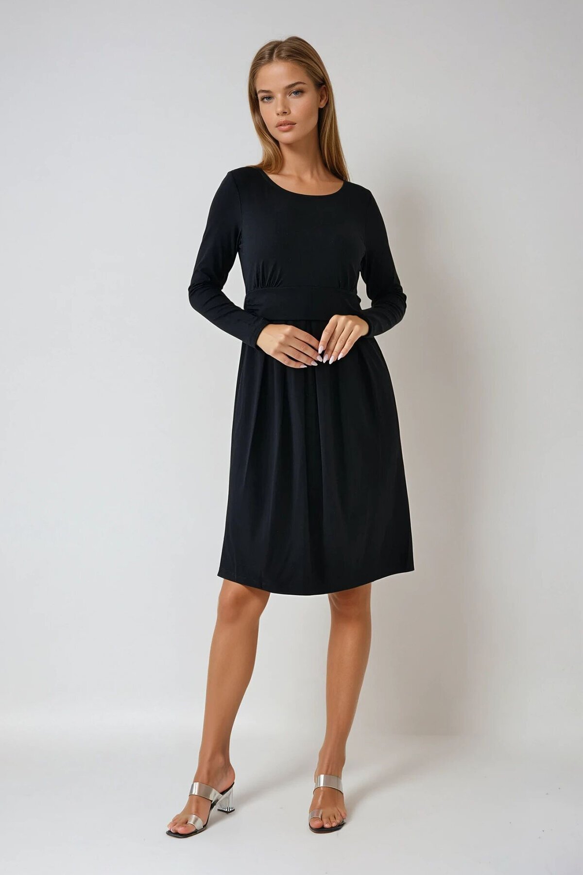 Siyah Yuvarlak Yaka Çeyrek Kol Beli Büzgülü Pileli  Elbise