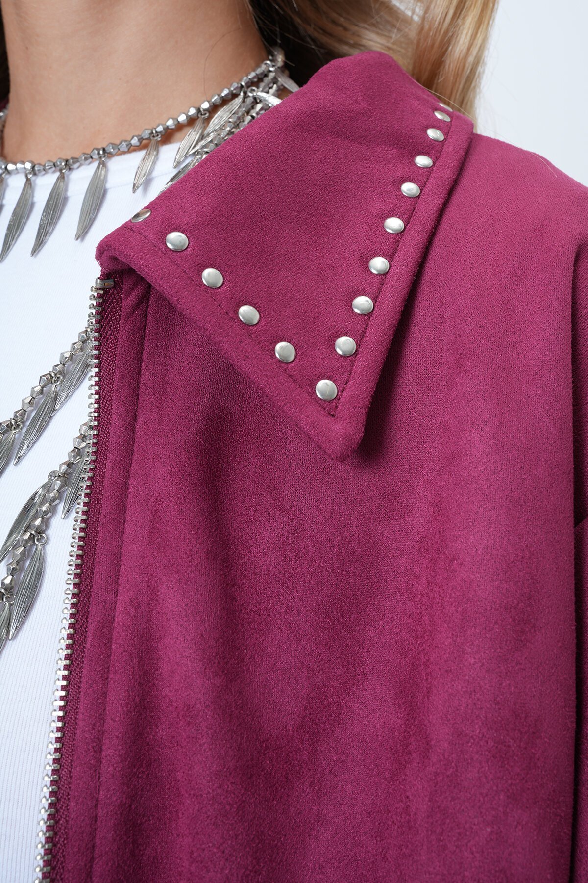 Zımba Detaylı Sırtı Püsküllü Astarlı Süet Ceket