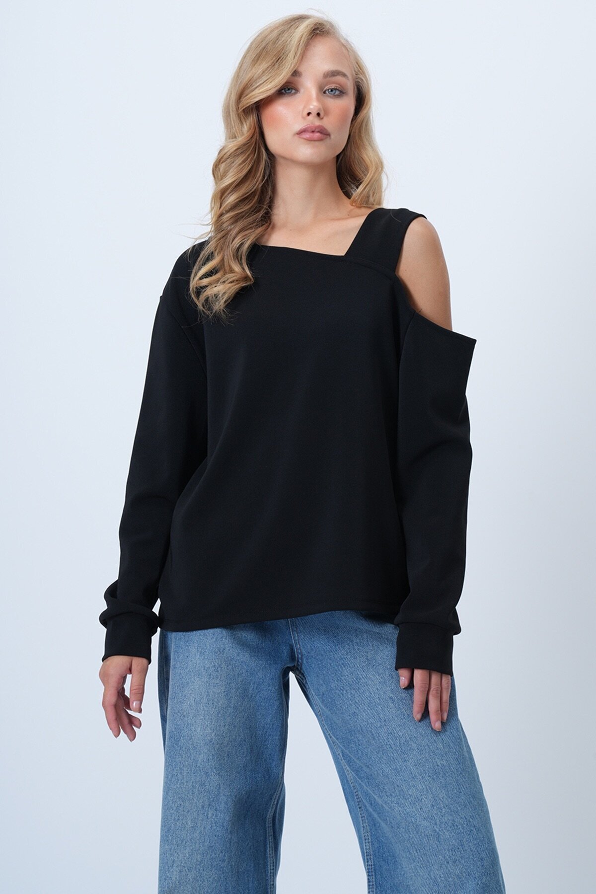 Asimetrik Kesim Omuzu Bant Detaylı Örme Bluz