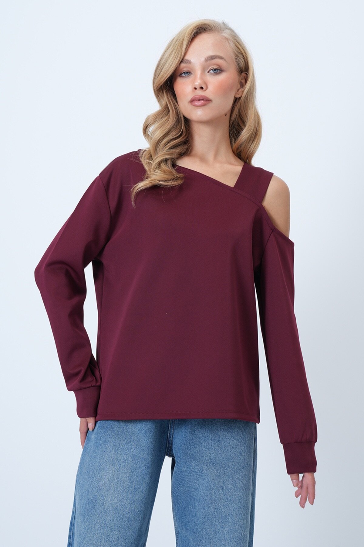 Asimetrik Kesim Omuzu Bant Detaylı Örme Bluz