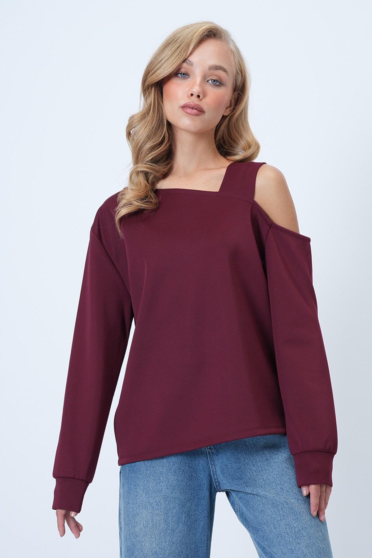 Asimetrik Kesim Omuzu Bant Detaylı Örme Bluz