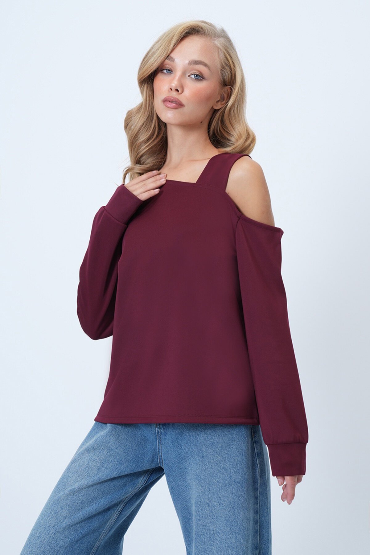 Asimetrik Kesim Omuzu Bant Detaylı Örme Bluz
