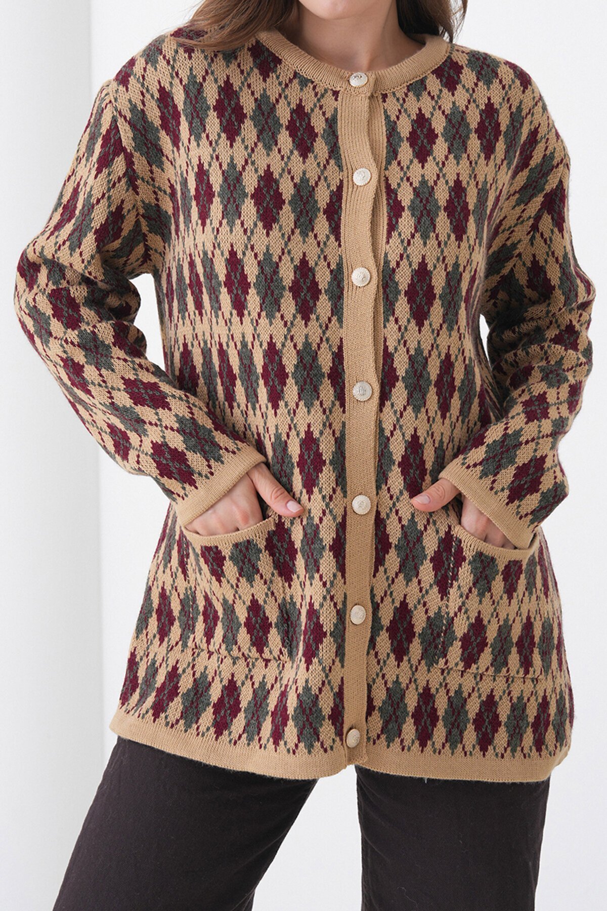 Baklava Desenli Düğmeli Cepli Triko Hırka