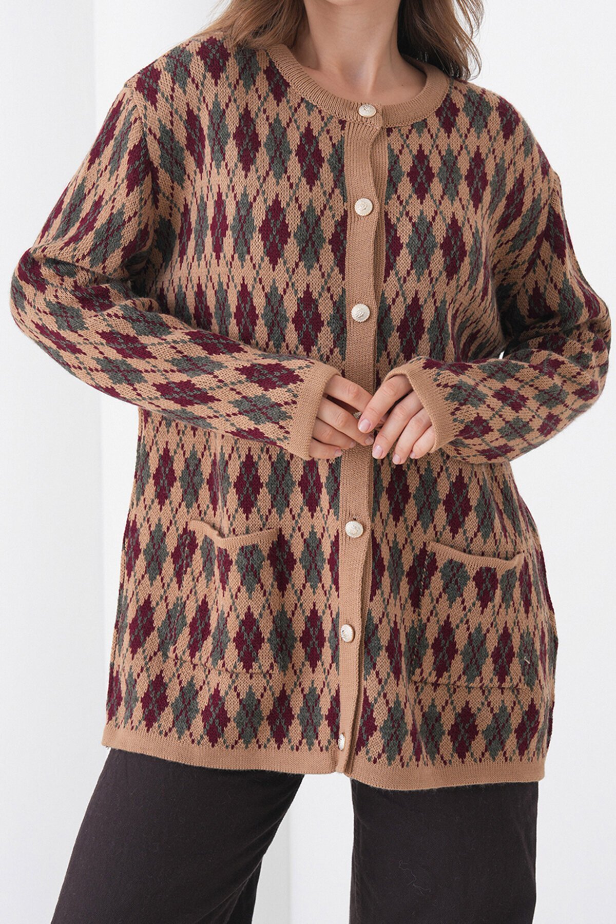 Baklava Desenli Düğmeli Cepli Triko Hırka