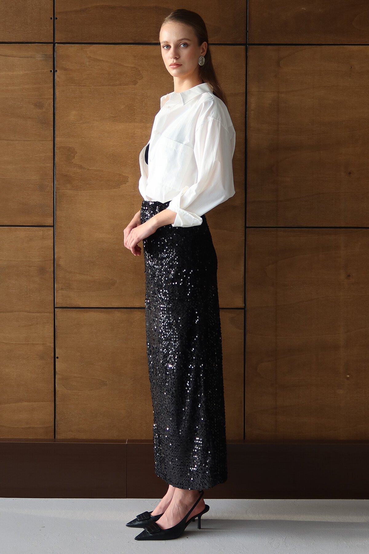 Beli Lastikli Taş İşlemeli Midi Boy Etek