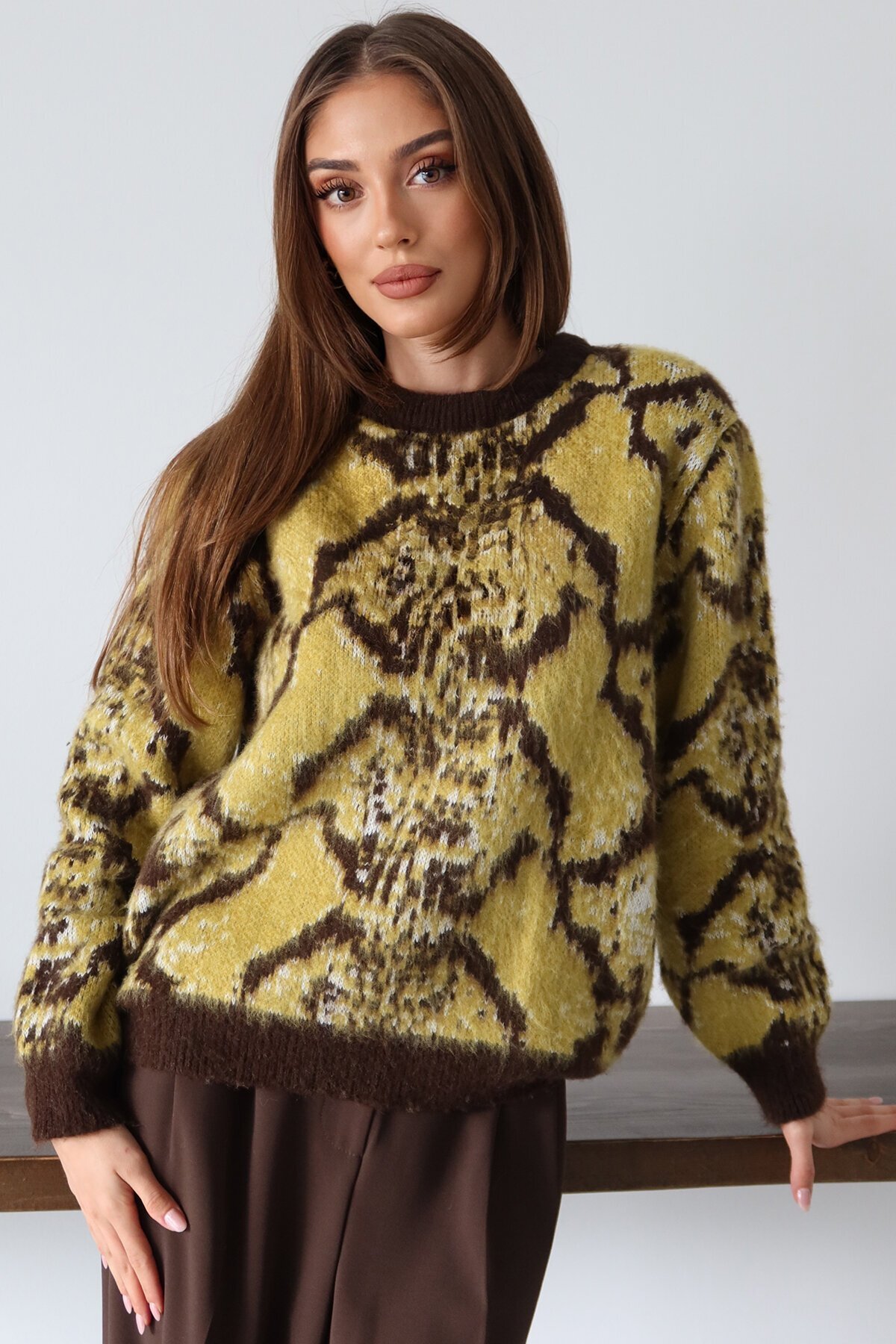 Bisiklet Yaka Desenli Triko Kazak