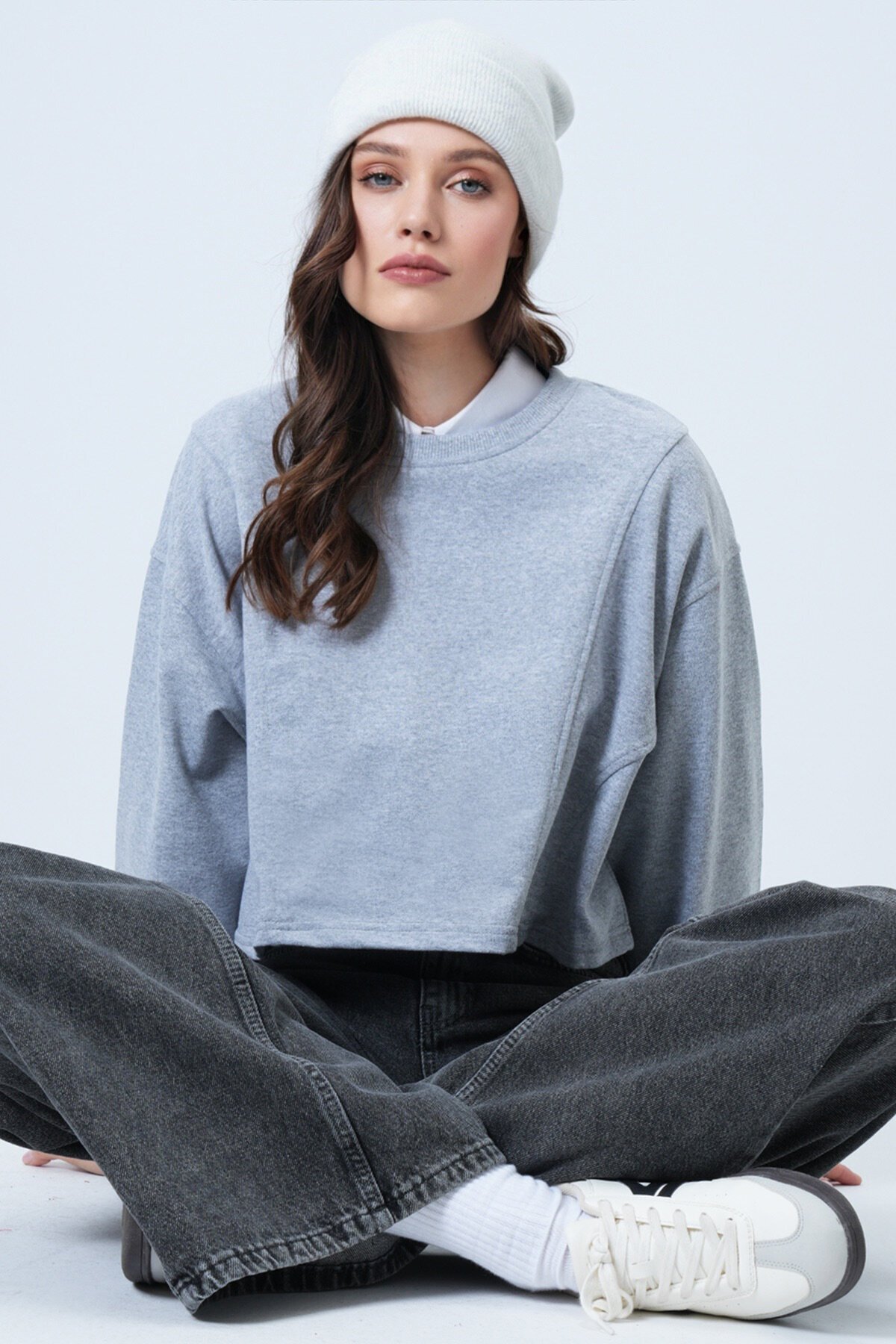 Bisiklet Yaka Dikiş Detaylı Crop Sweatshirt