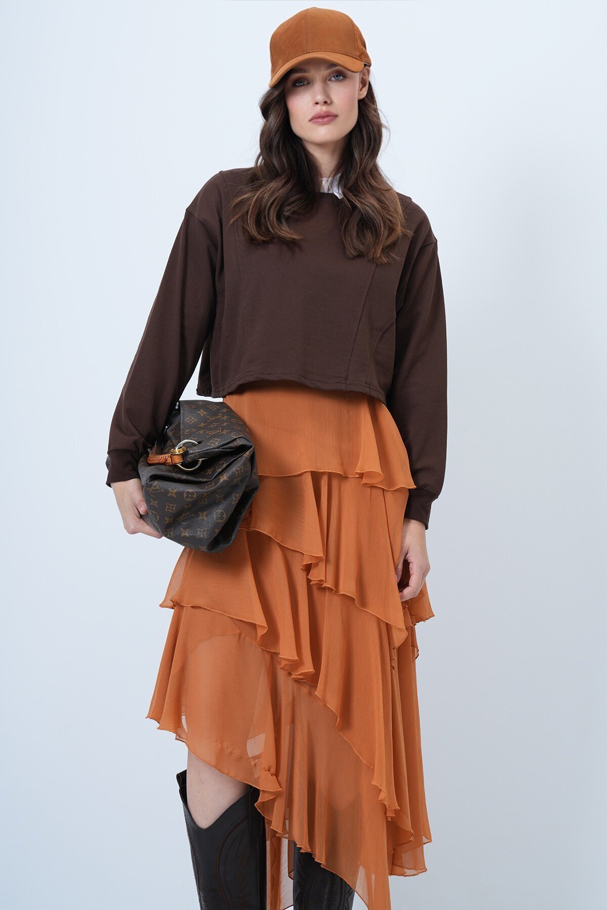 Bisiklet Yaka Dikiş Detaylı Crop Sweatshirt