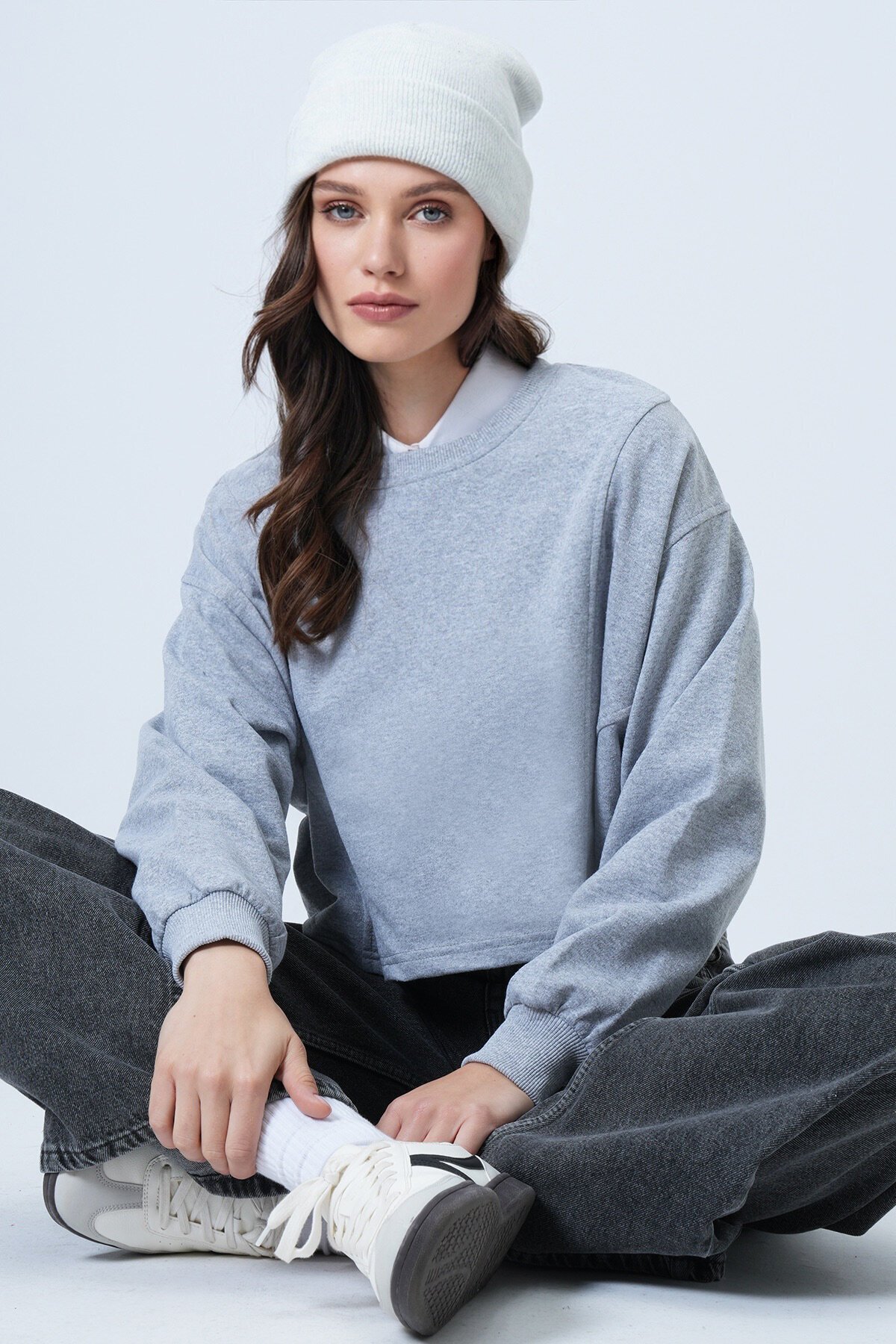 Bisiklet Yaka Dikiş Detaylı Crop Sweatshirt