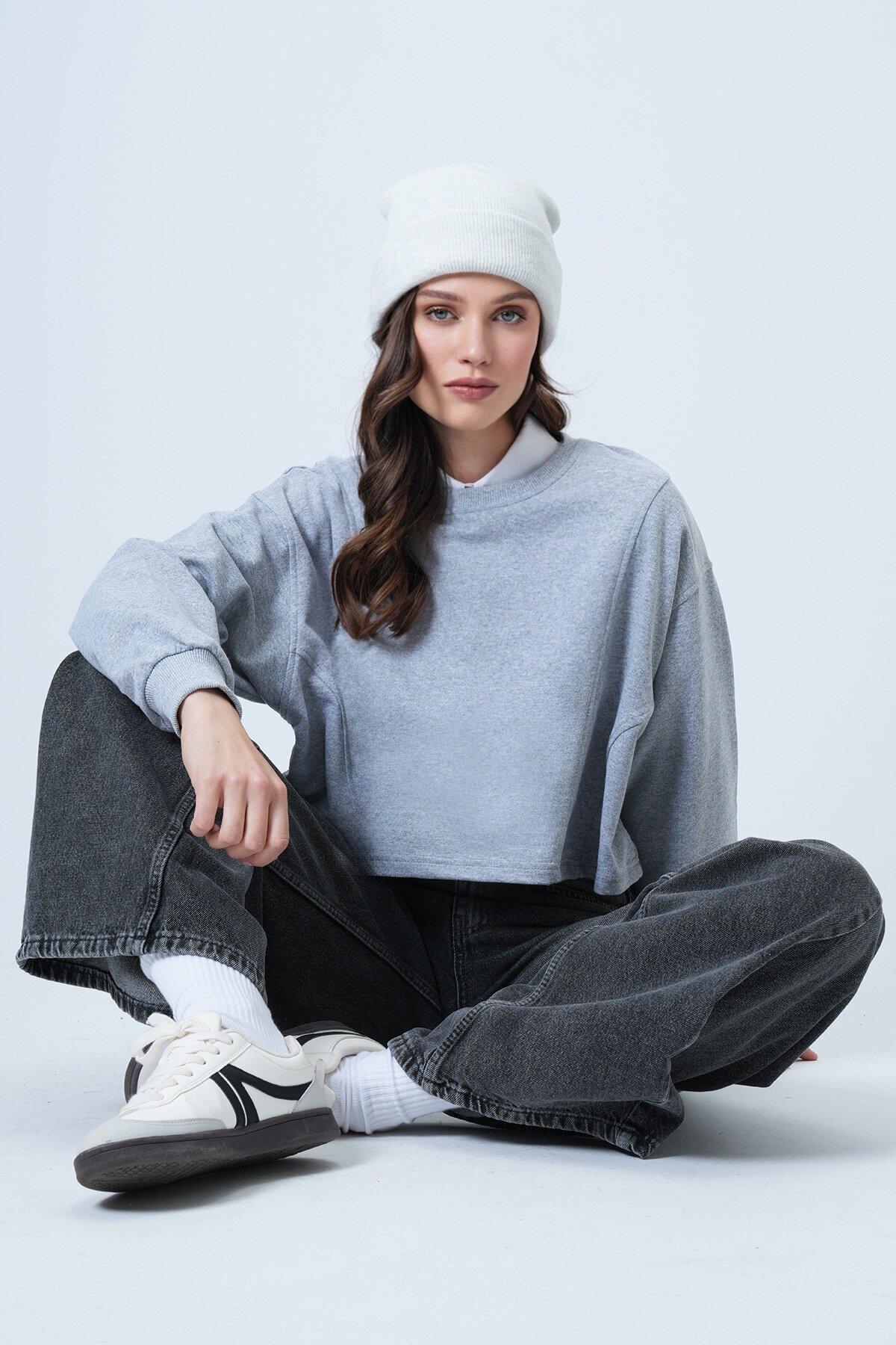 Bisiklet Yaka Dikiş Detaylı Crop Sweatshirt