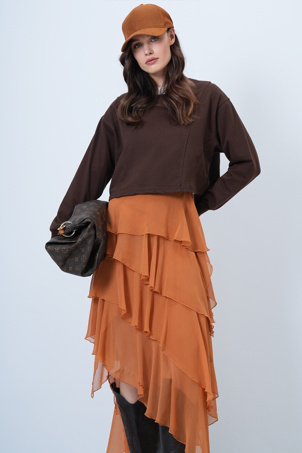 Bisiklet Yaka Dikiş Detaylı Crop Sweatshirt